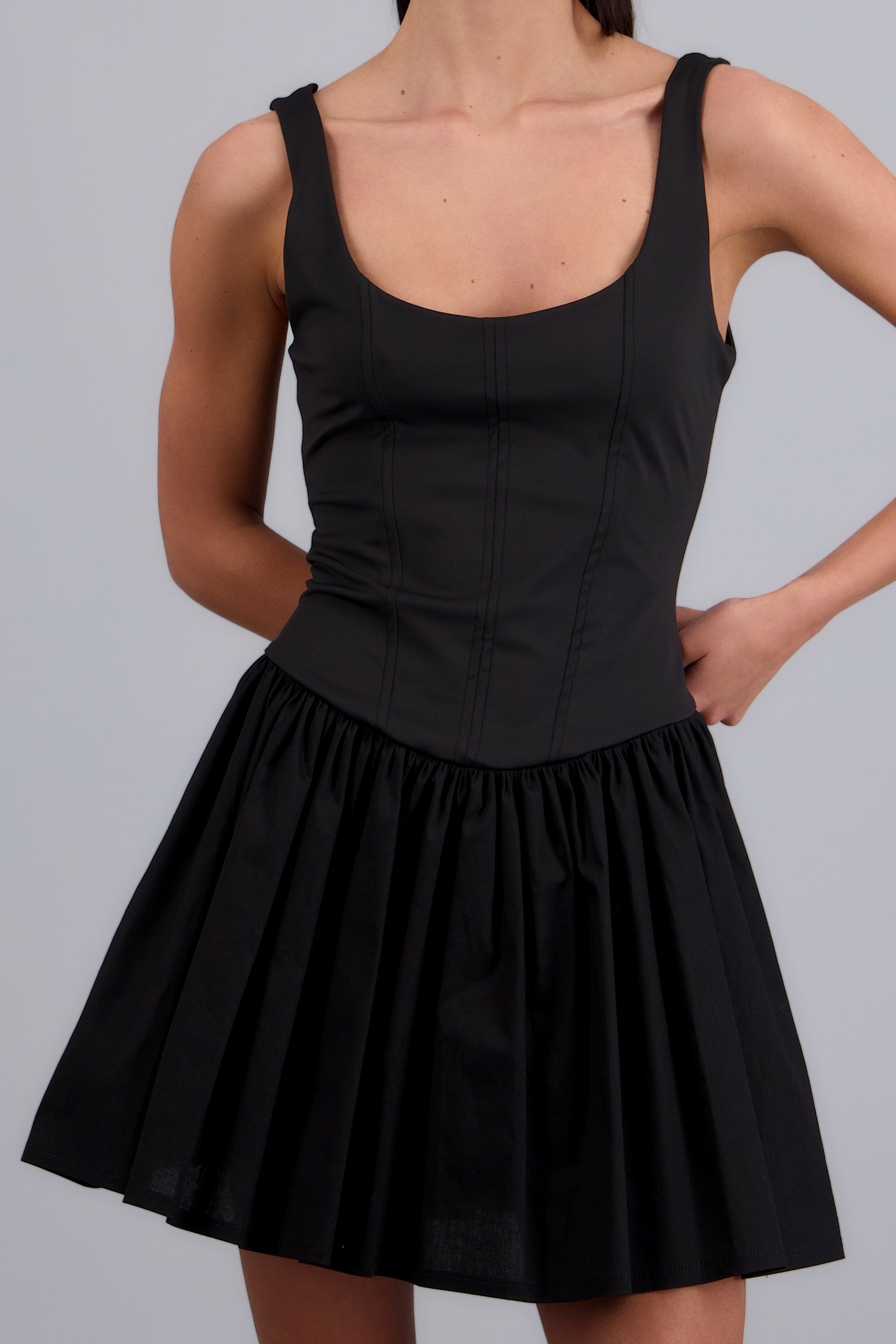 Vestido mini corset detalle costuras NEGRO