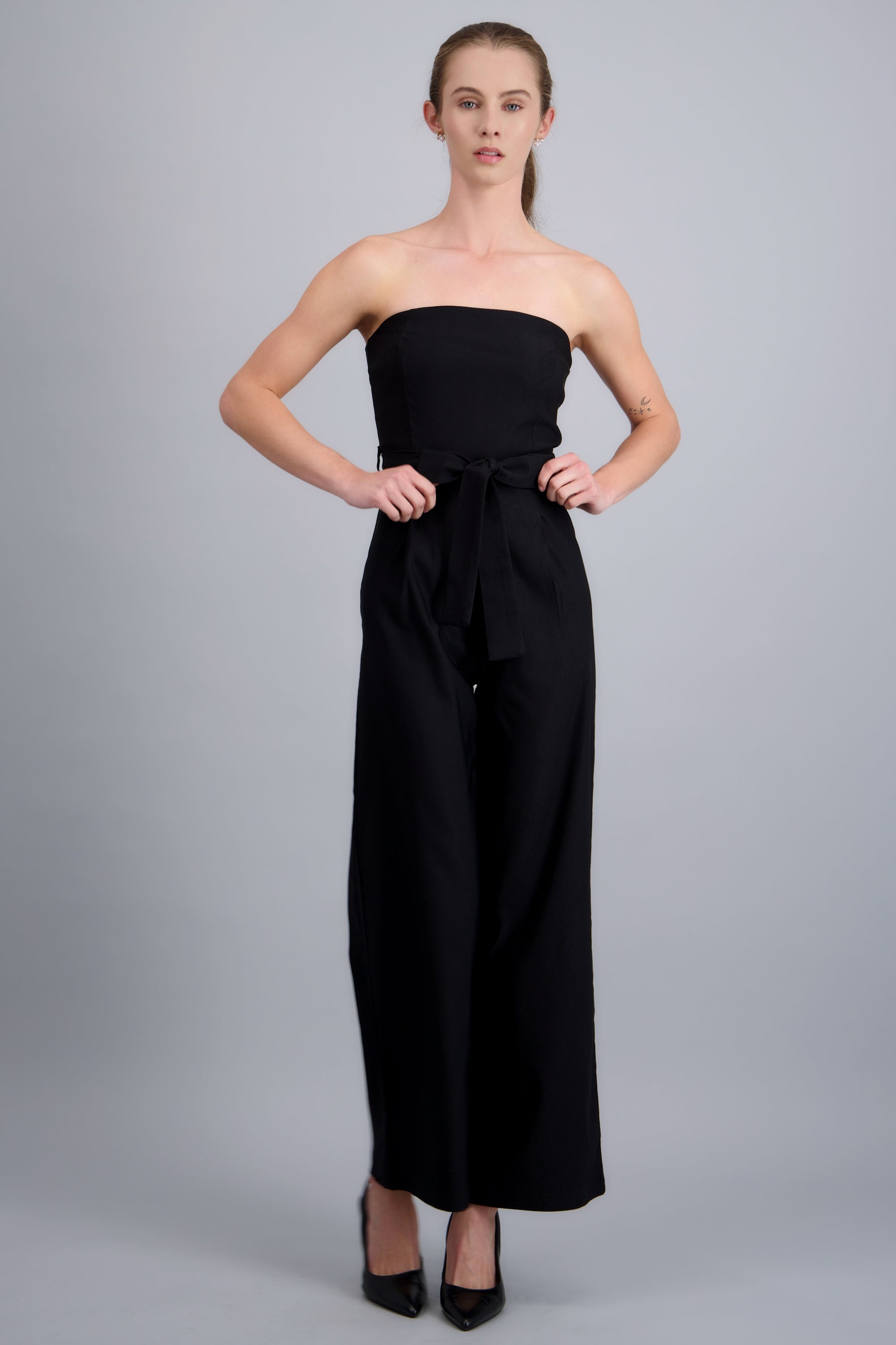 Jumpsuit strapless con cinto NEGRO