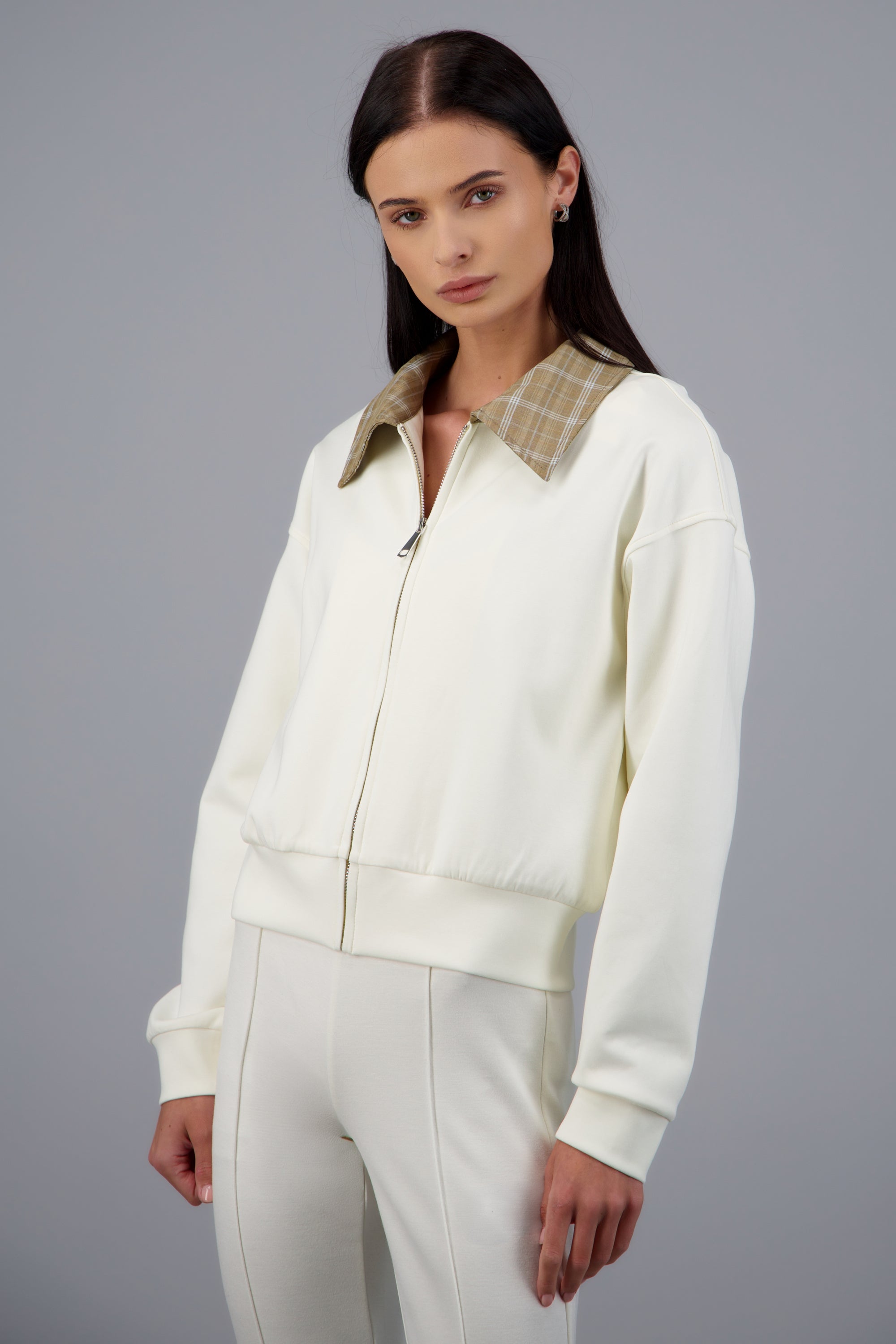 Chamarra ligera detalle cuello BLANCO COMBO
