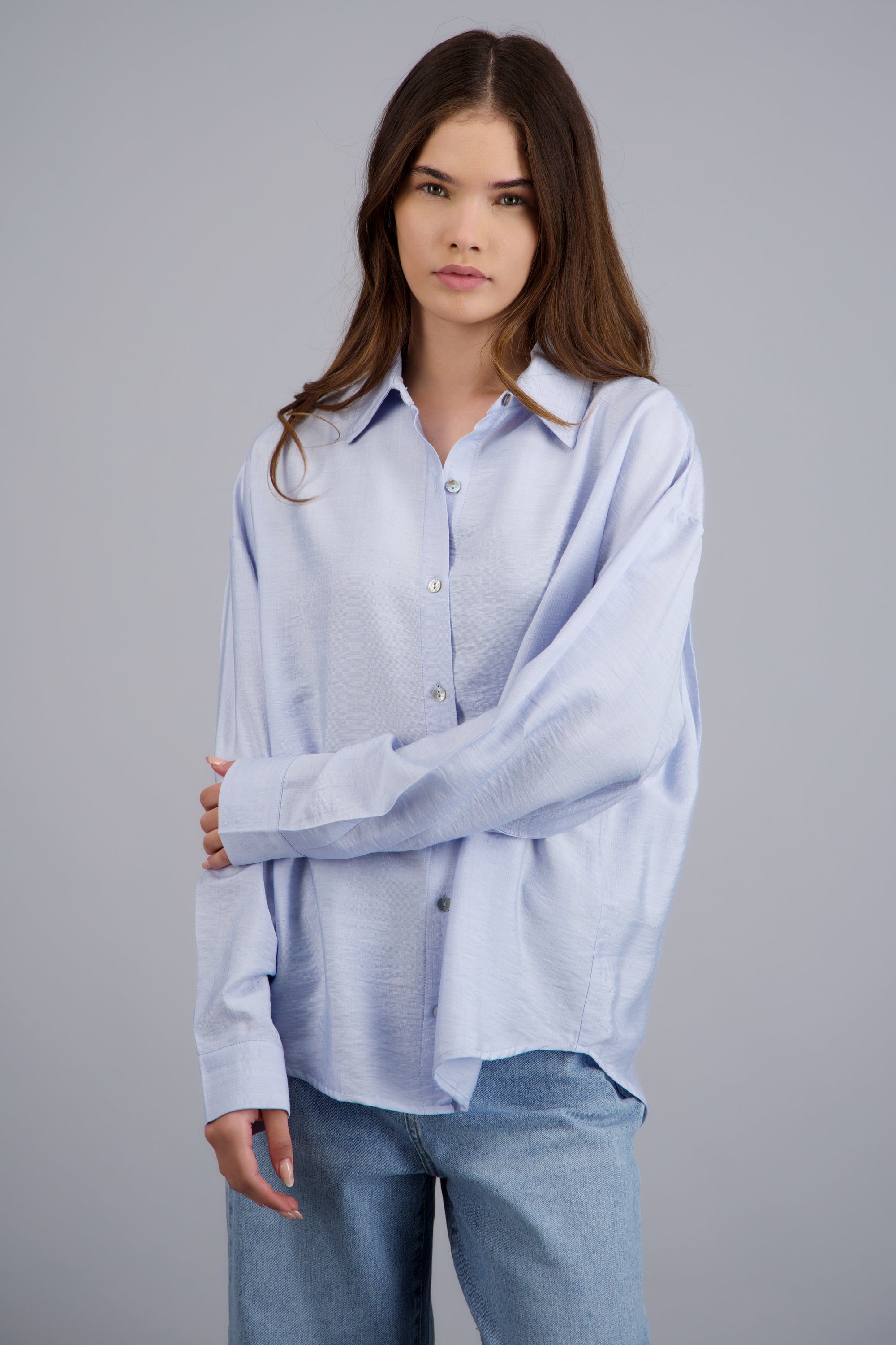 Camisa larga con puños AZUL PASTEL