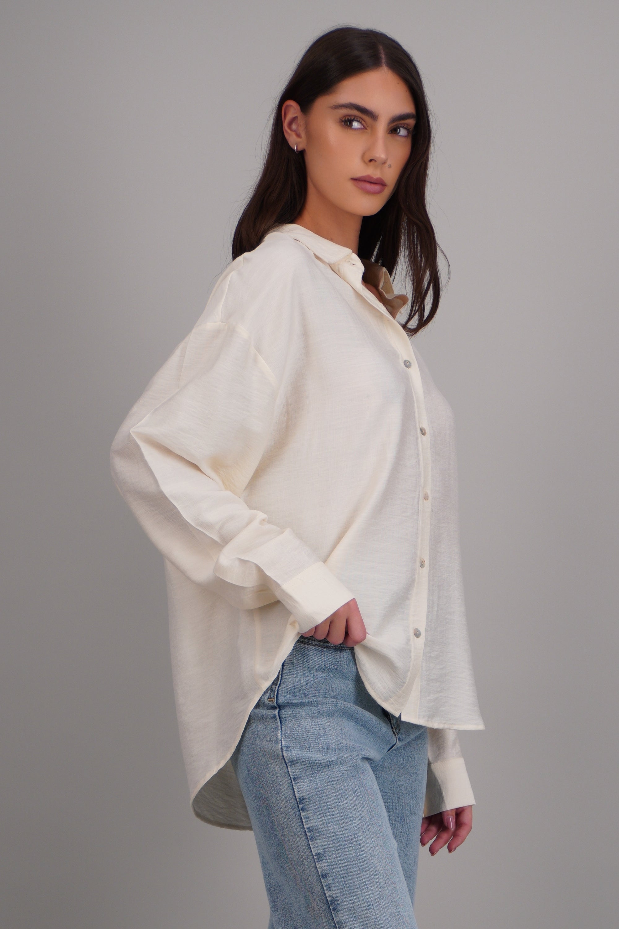 Camisa larga con puños HUESO