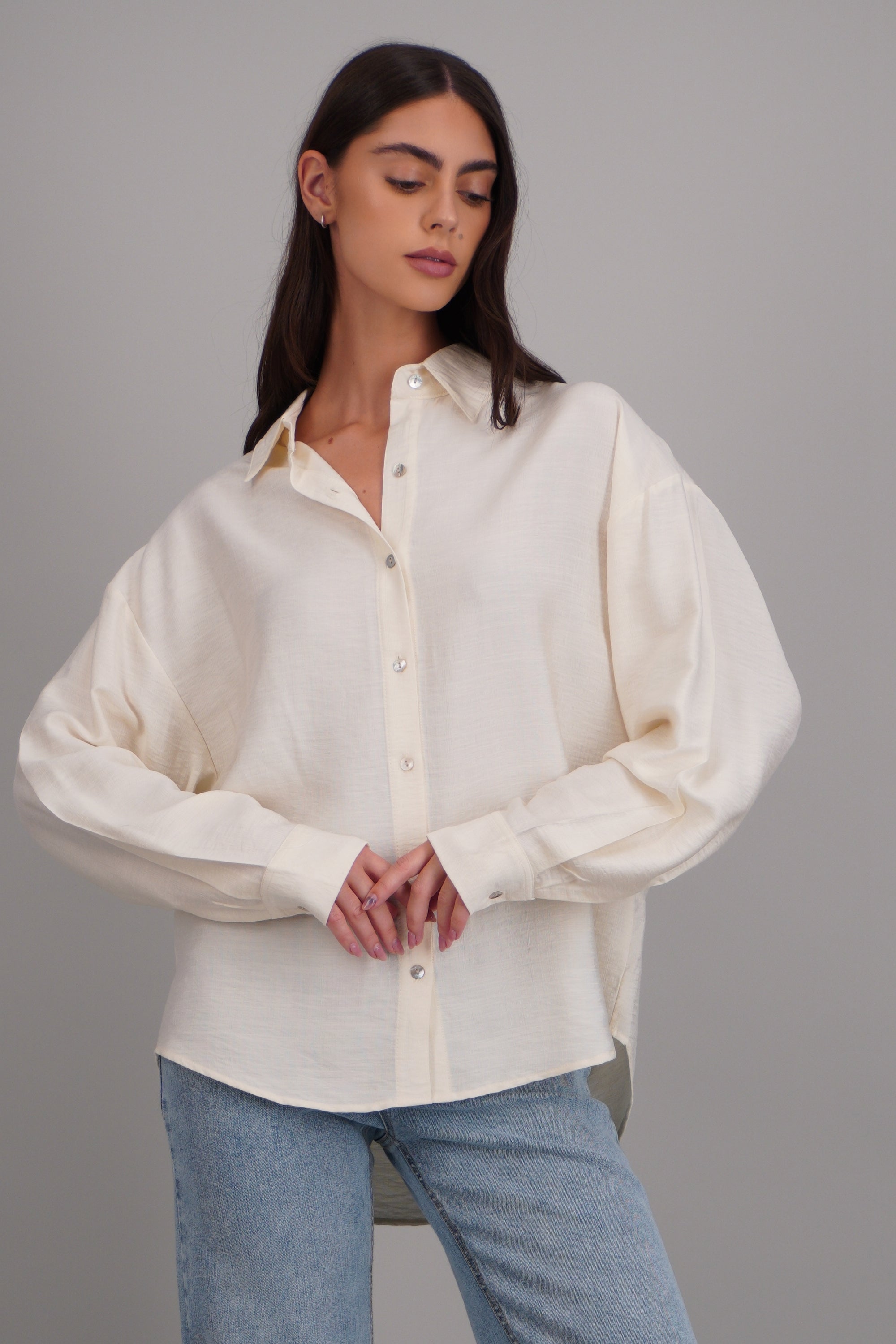 Camisa larga con puños HUESO