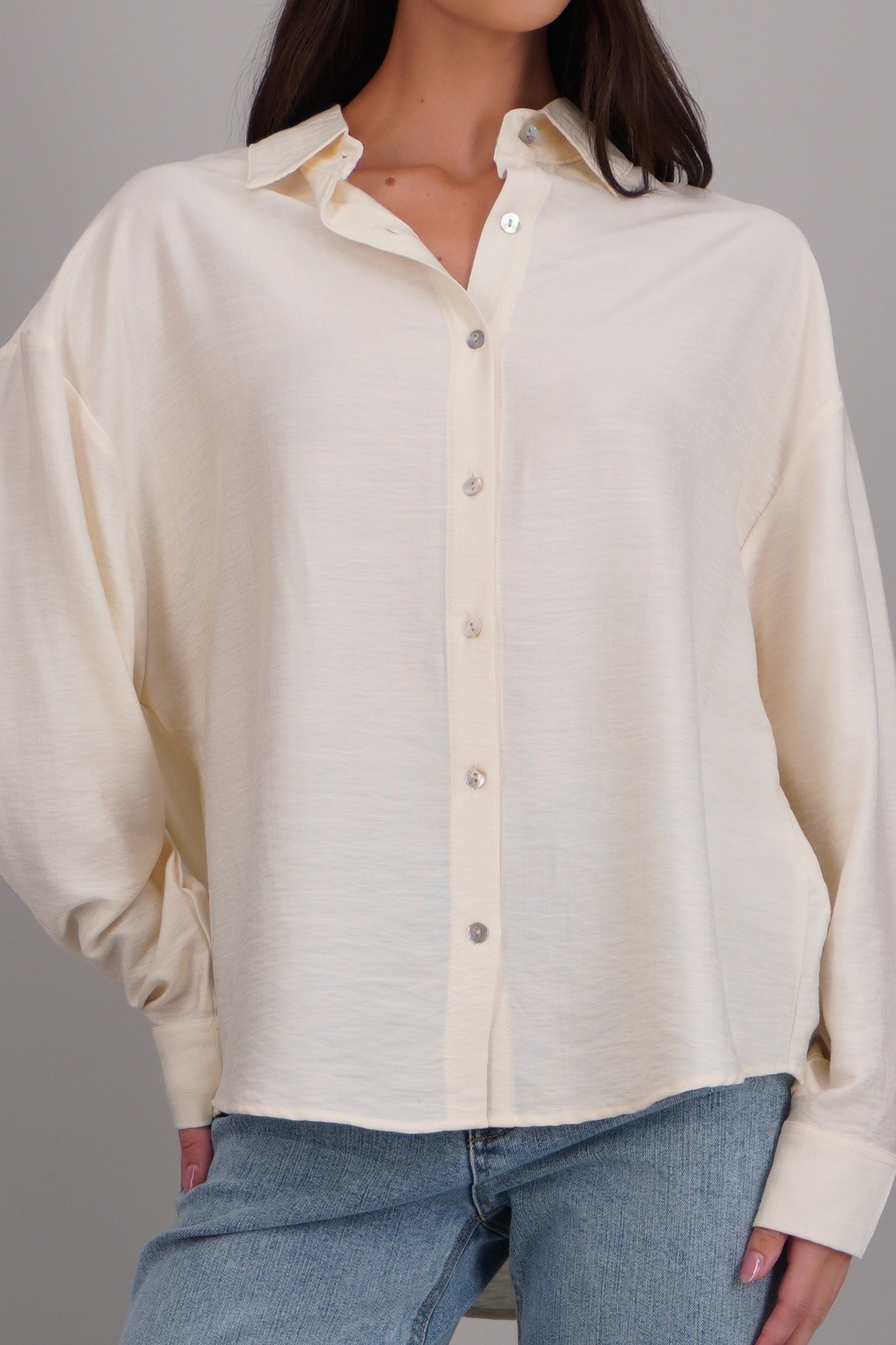 Camisa larga con puños HUESO