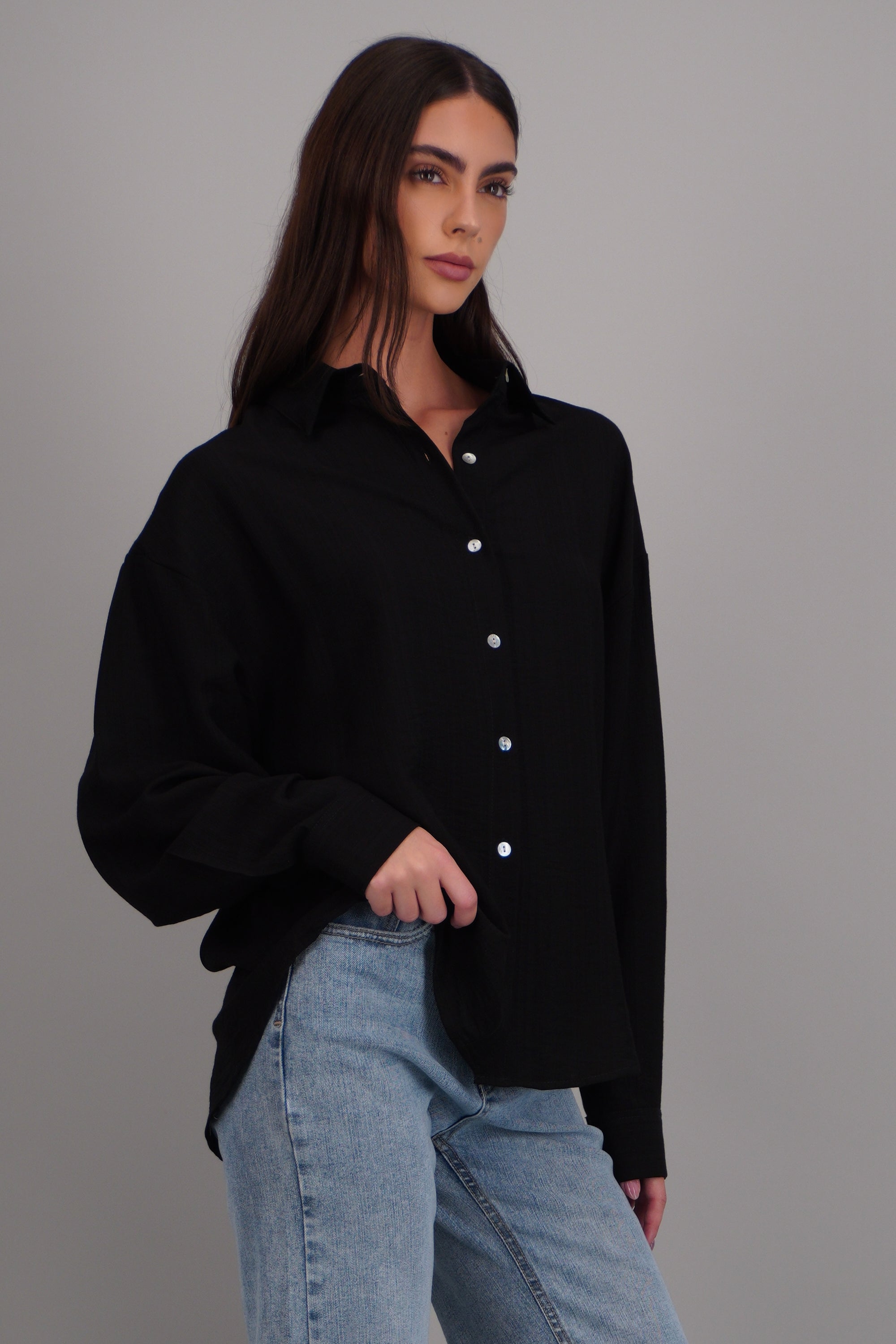 Camisa larga con puños NEGRO