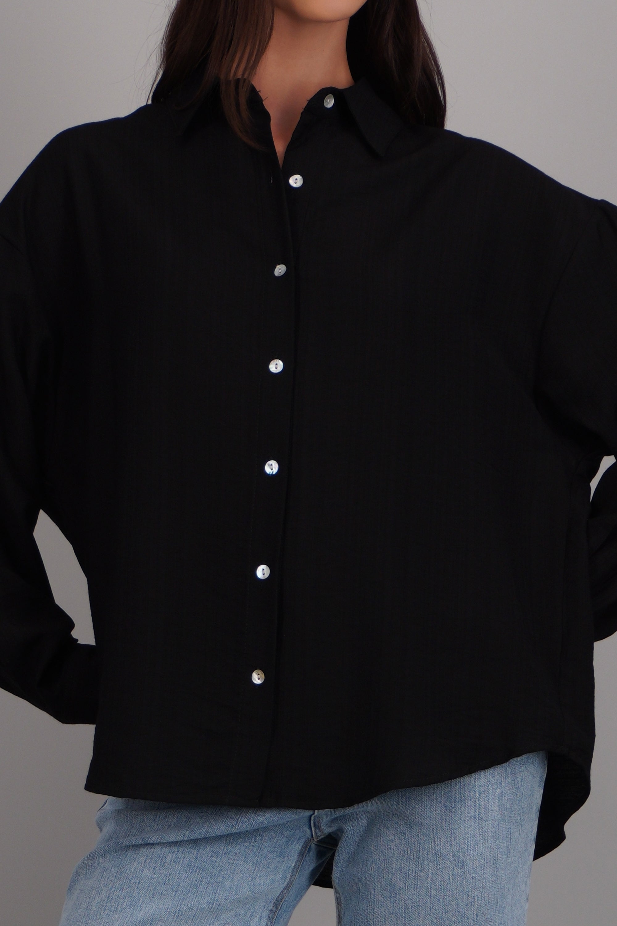 Camisa larga con puños NEGRO