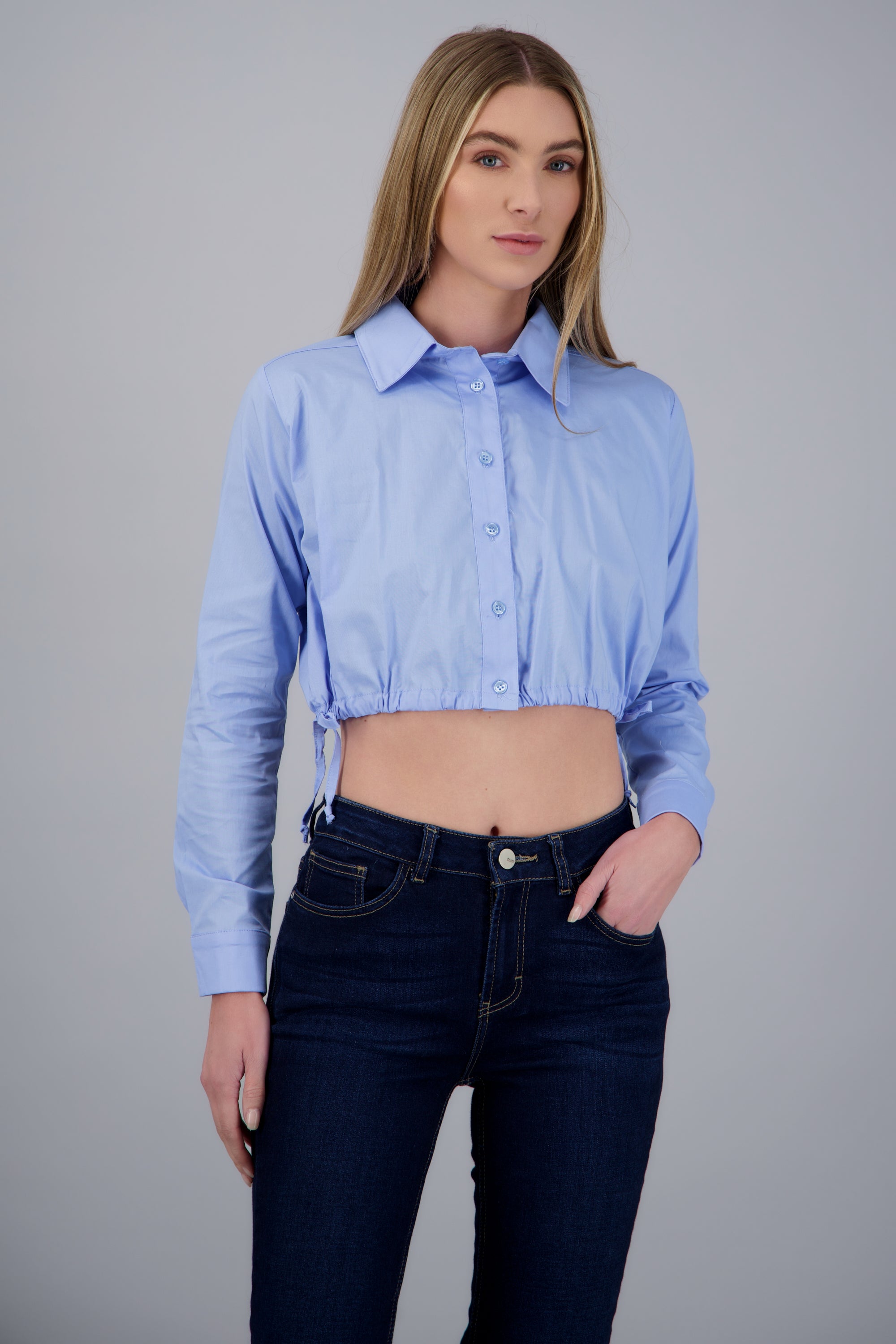 Camisa corta detalle resorte AZUL CIELO