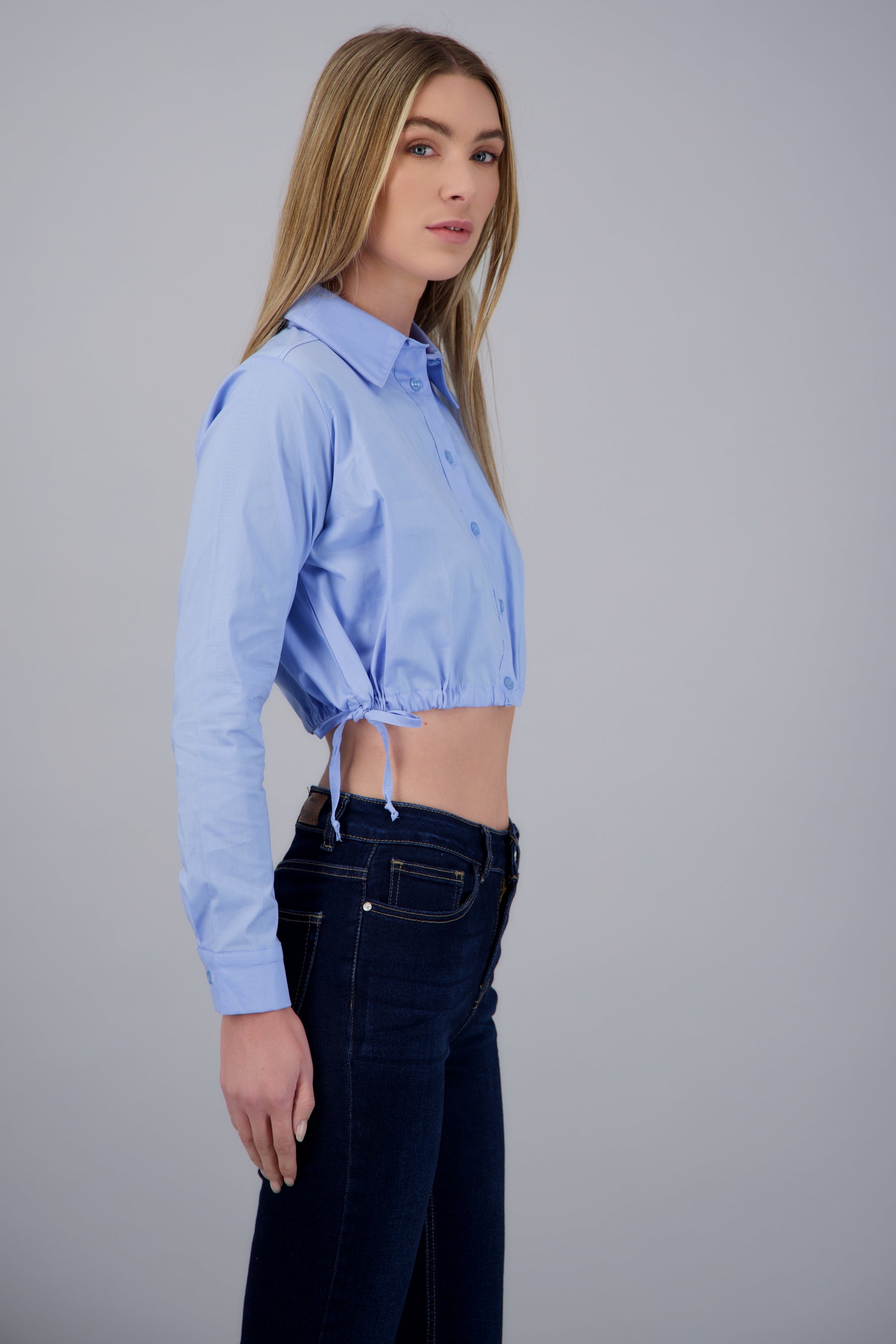 Camisa corta detalle resorte AZUL CIELO