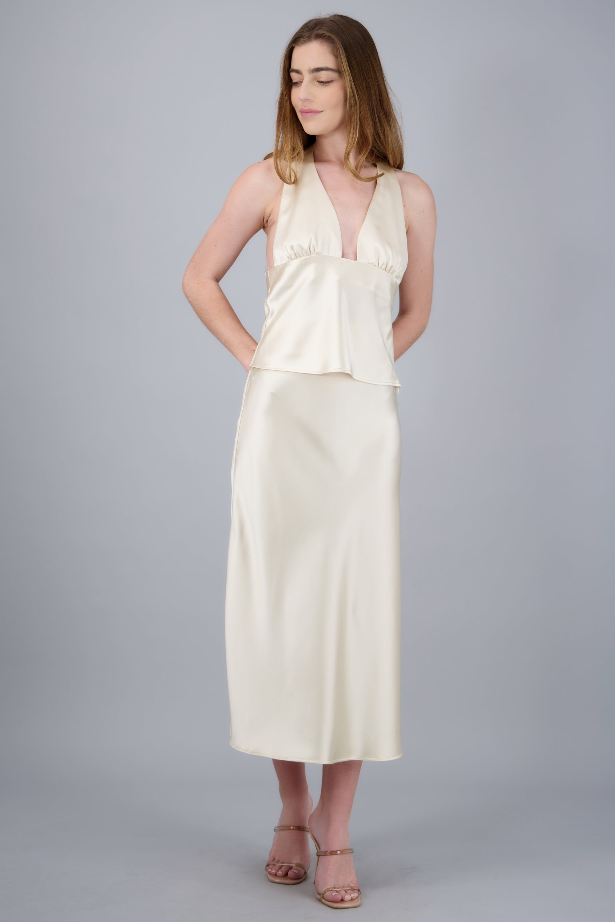 Falda midi satinada lisa CREMA