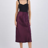 Falda midi satinada lisa