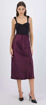Falda midi satinada lisa