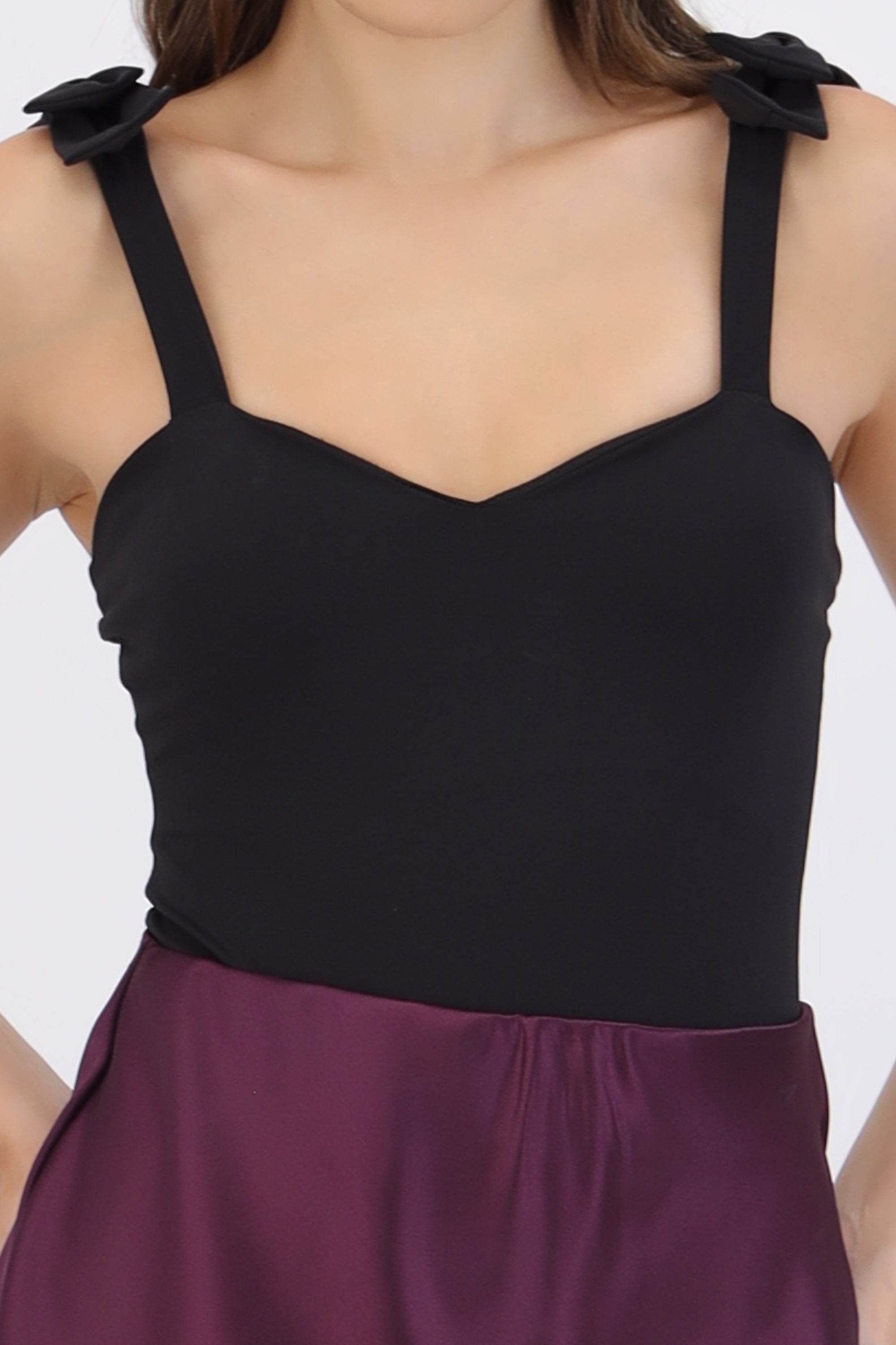 Falda midi satinada lisa