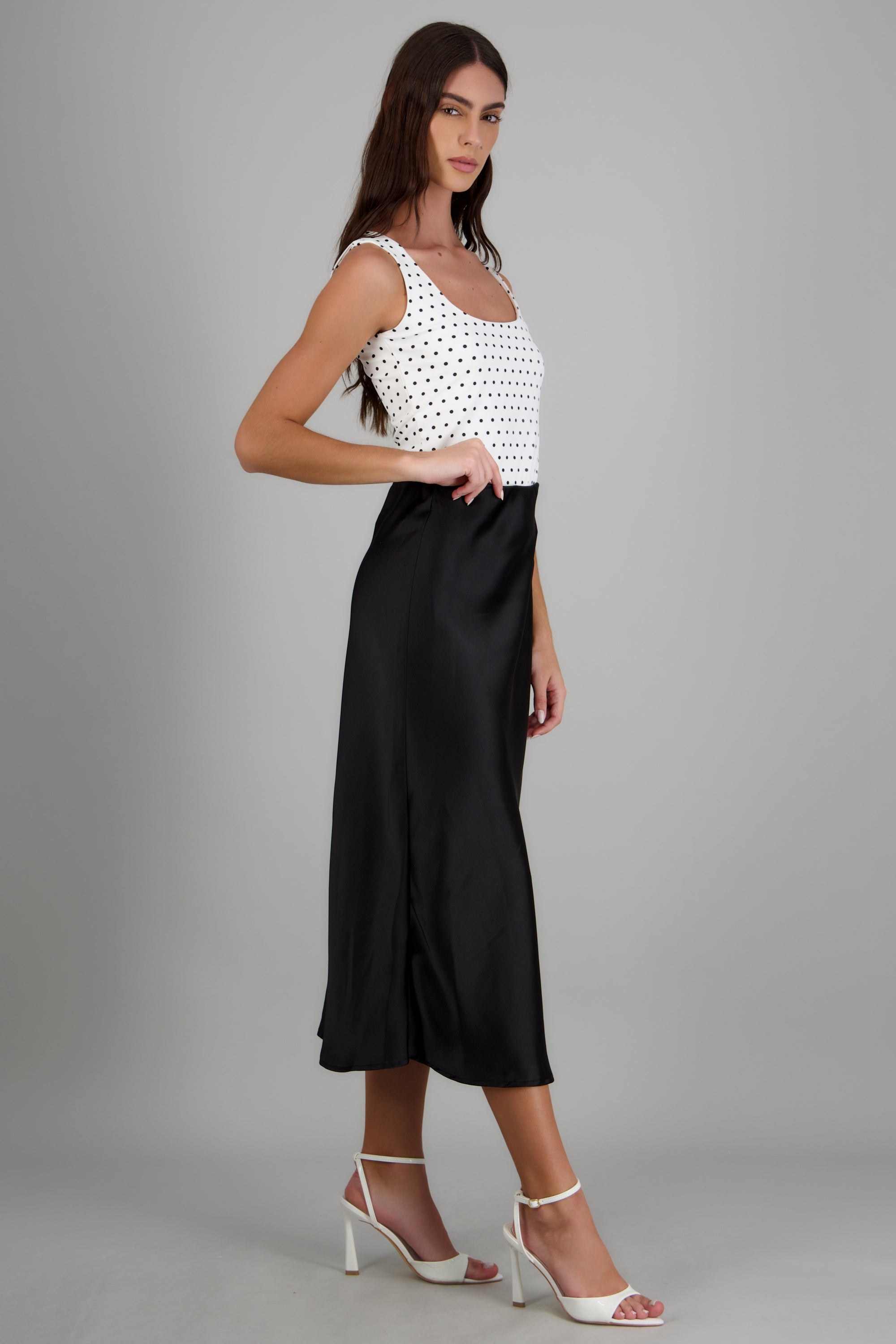 Falda midi satinada lisa NEGRO