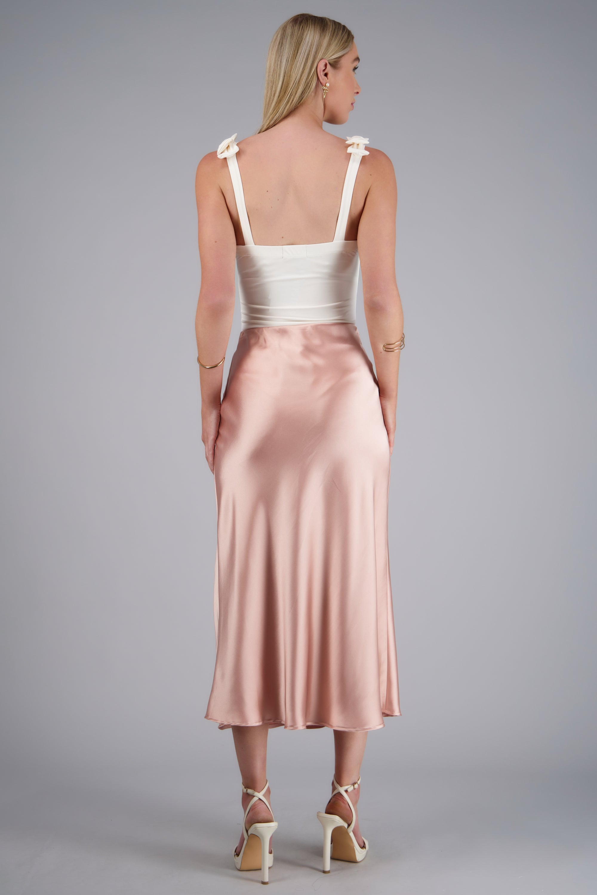 Falda midi satinada lisa ROSA PASTEL