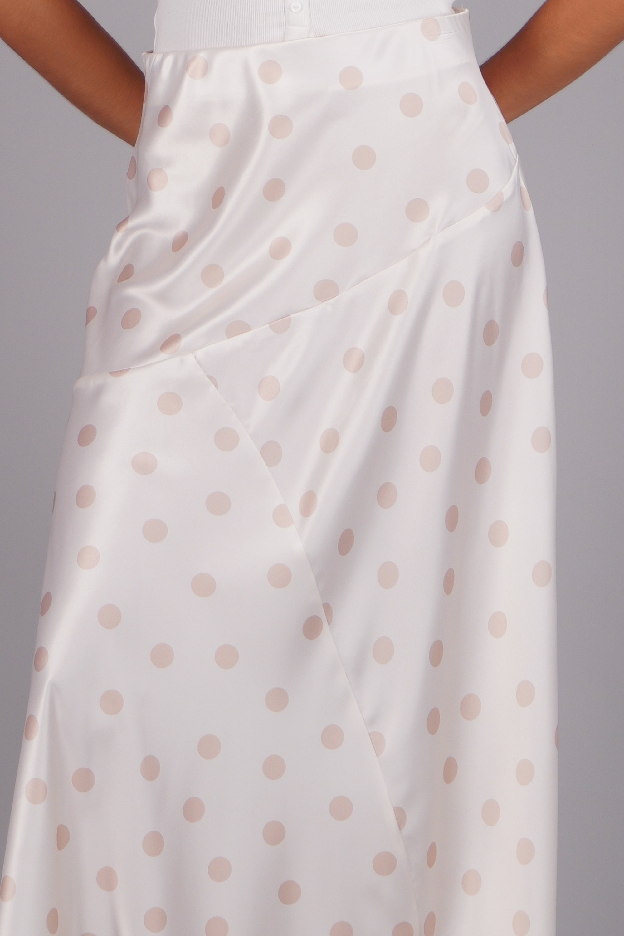 Falda midi de satin polka dots BEIGE