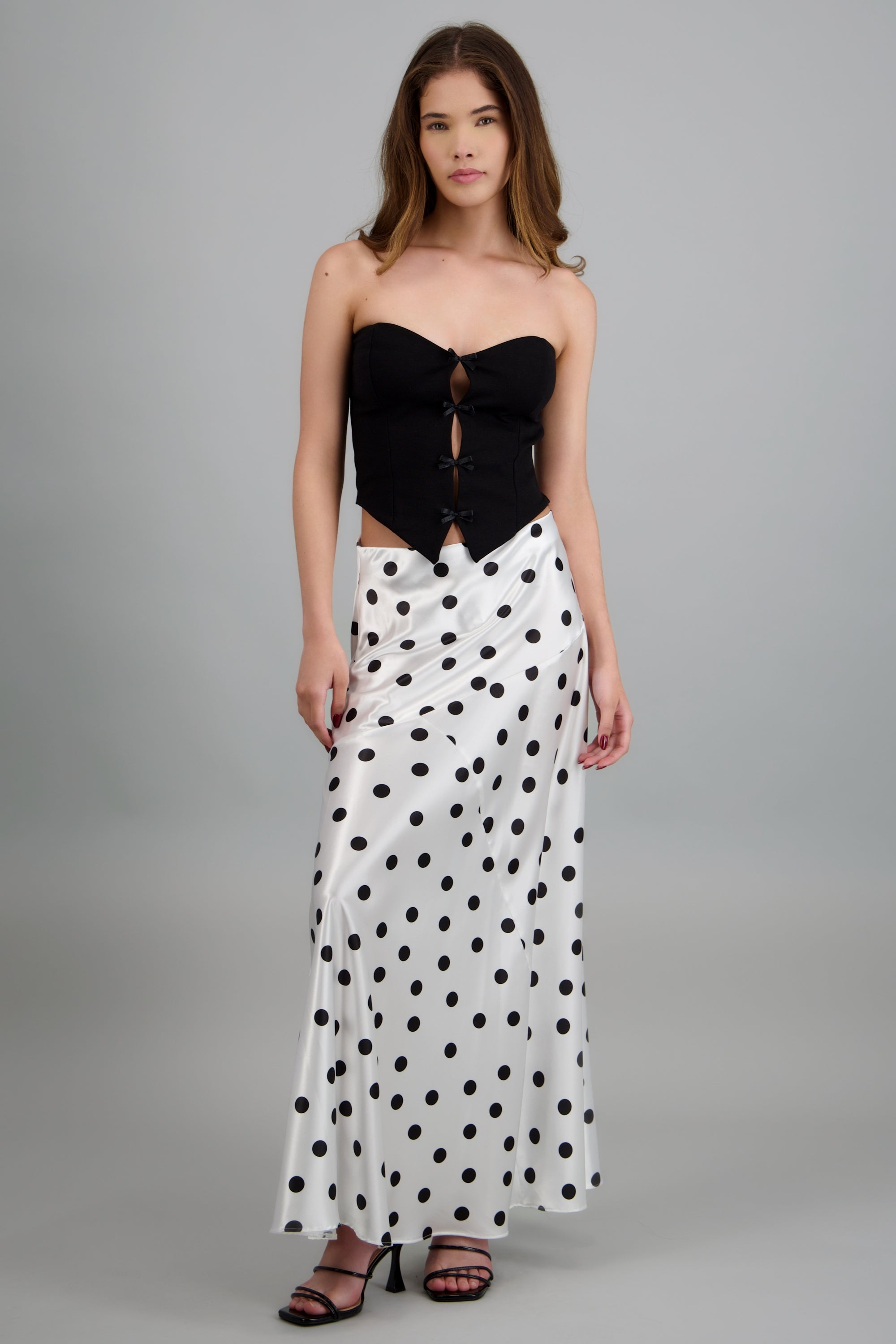 Falda midi de satin polka dots BLANCO COMBO