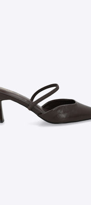 Tacon pointy liso sling back