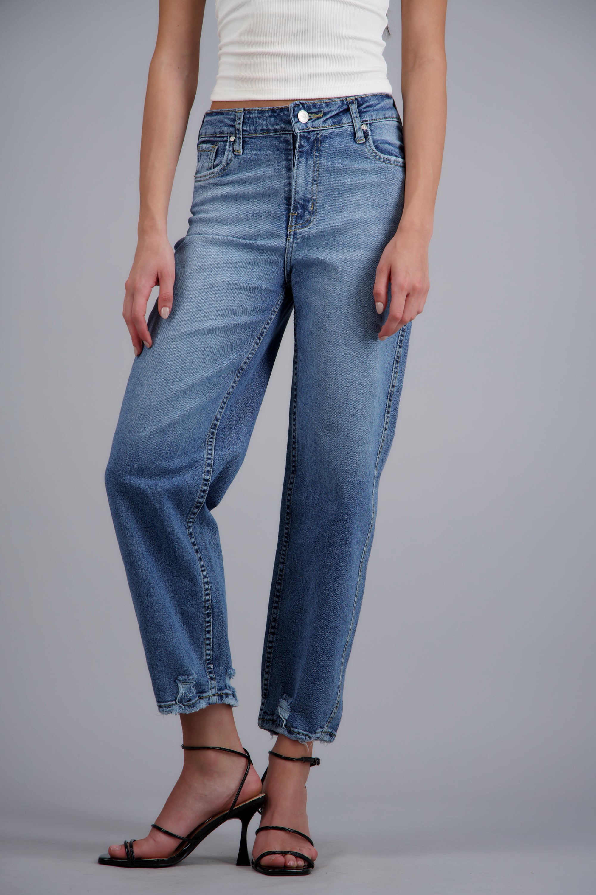 MEDIUM WASH