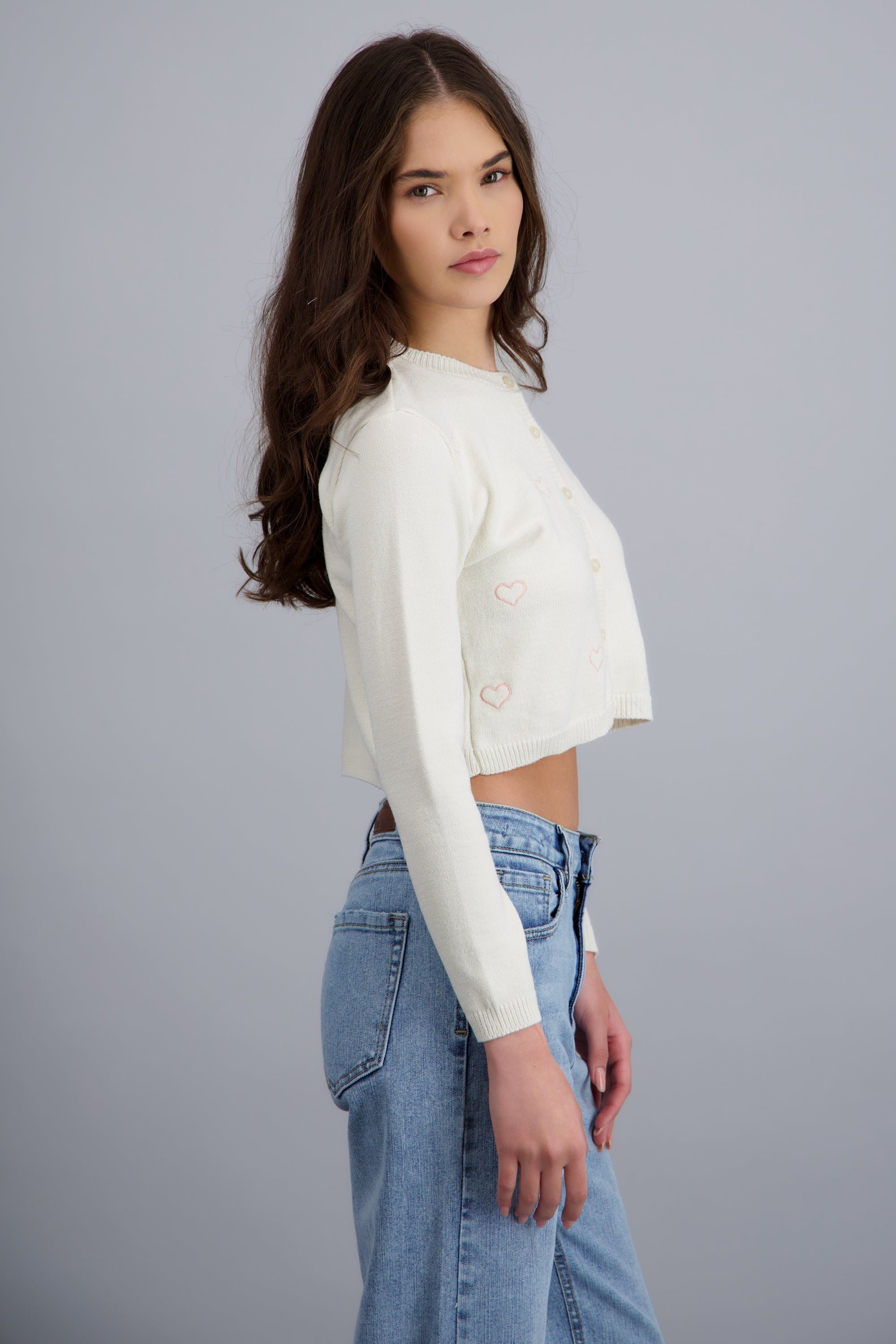 Cardigan detalle bordado corazones HUESO