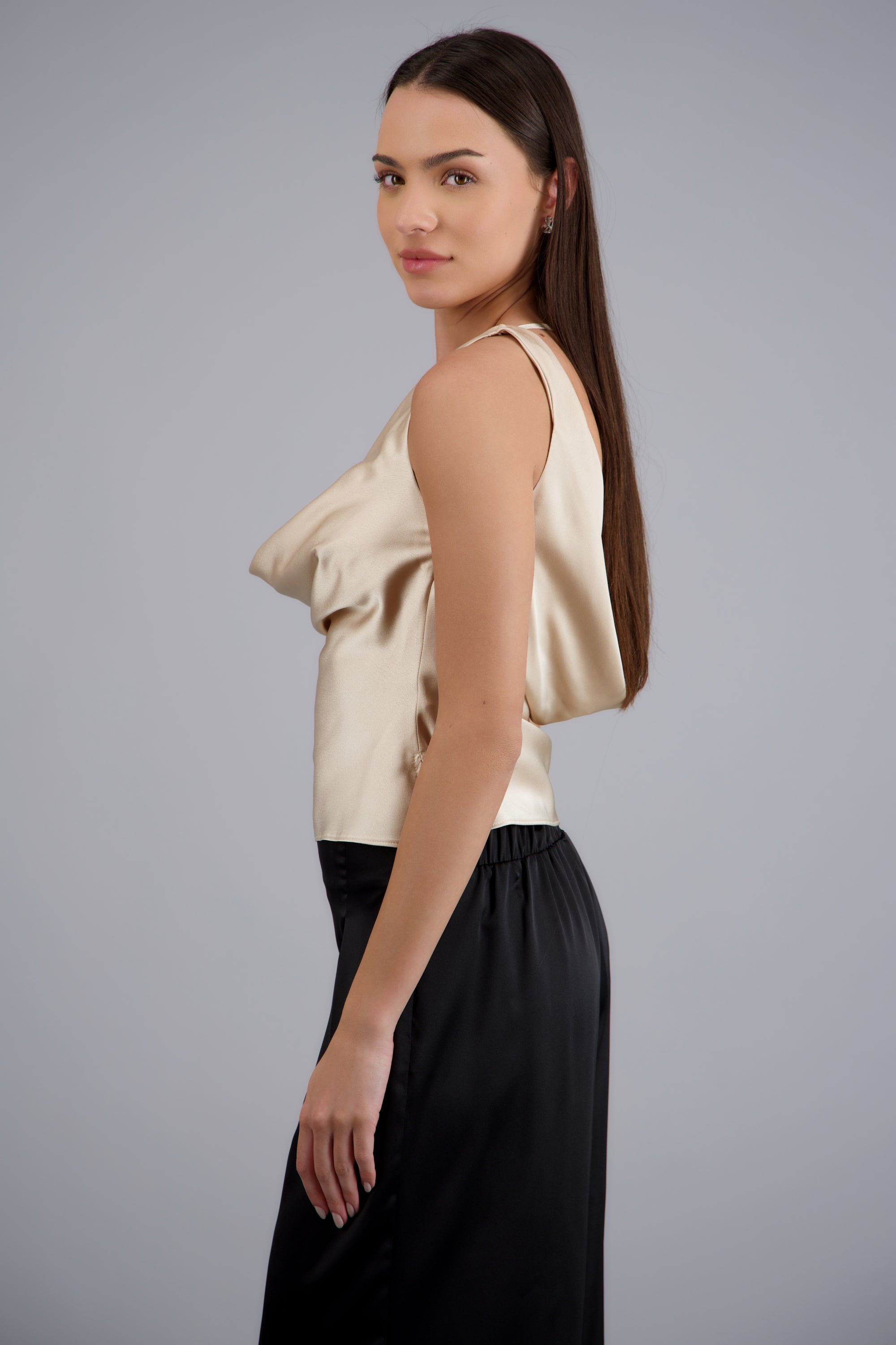 Top escote cascada detalle espalda BEIGE