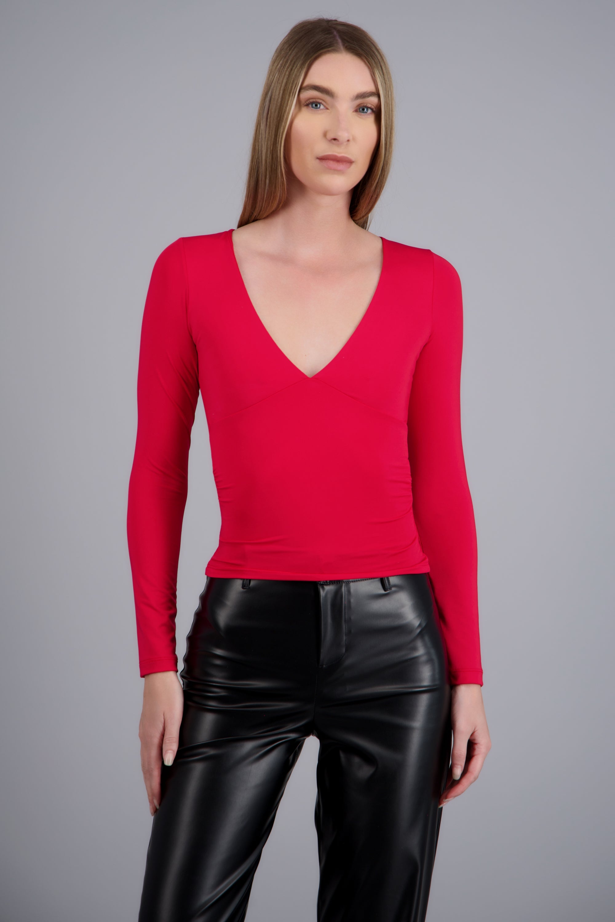 Top manga larga escote v ROJO