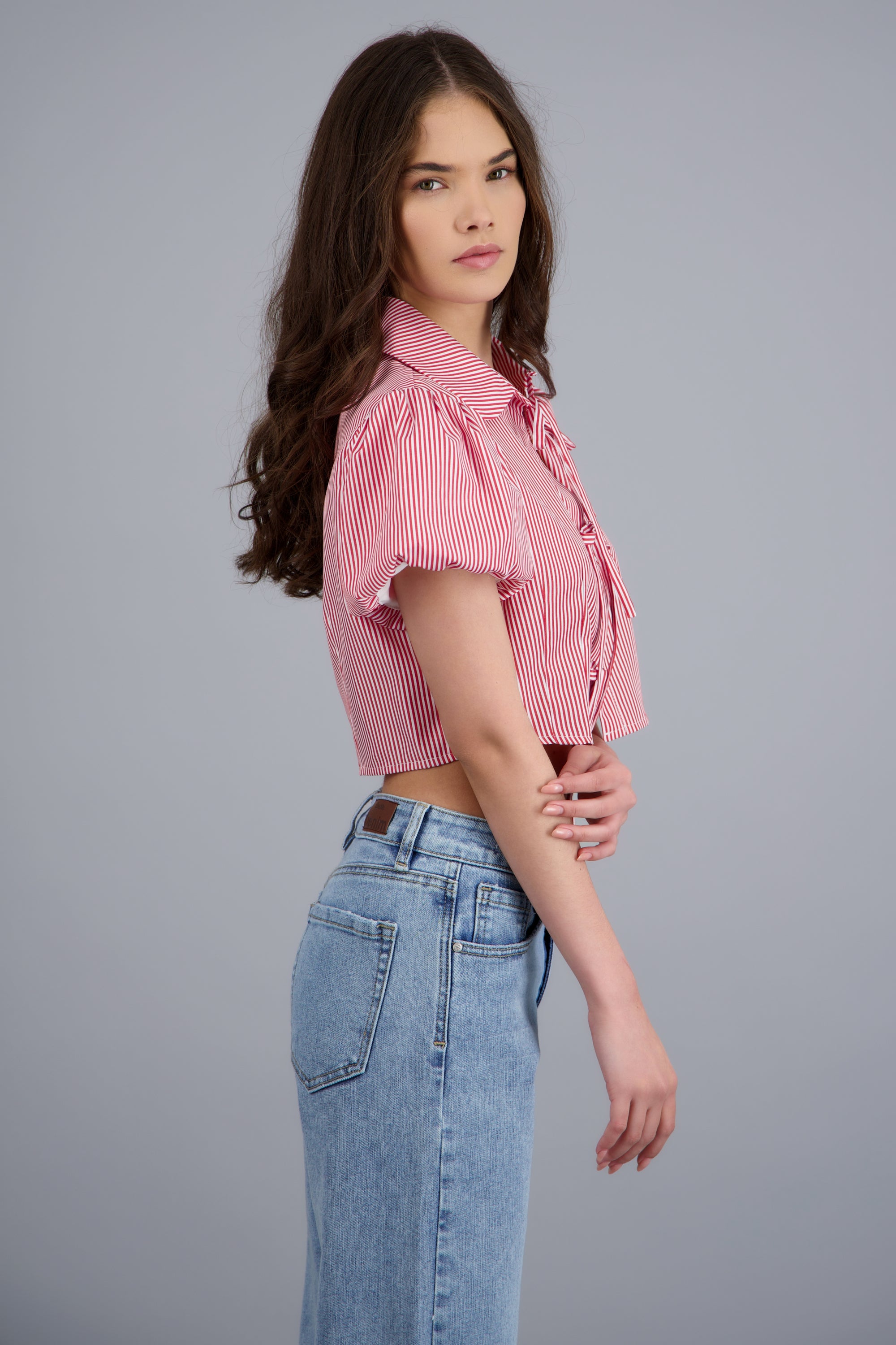 Camisa crop manga corta detalle moños ROJO COMBO
