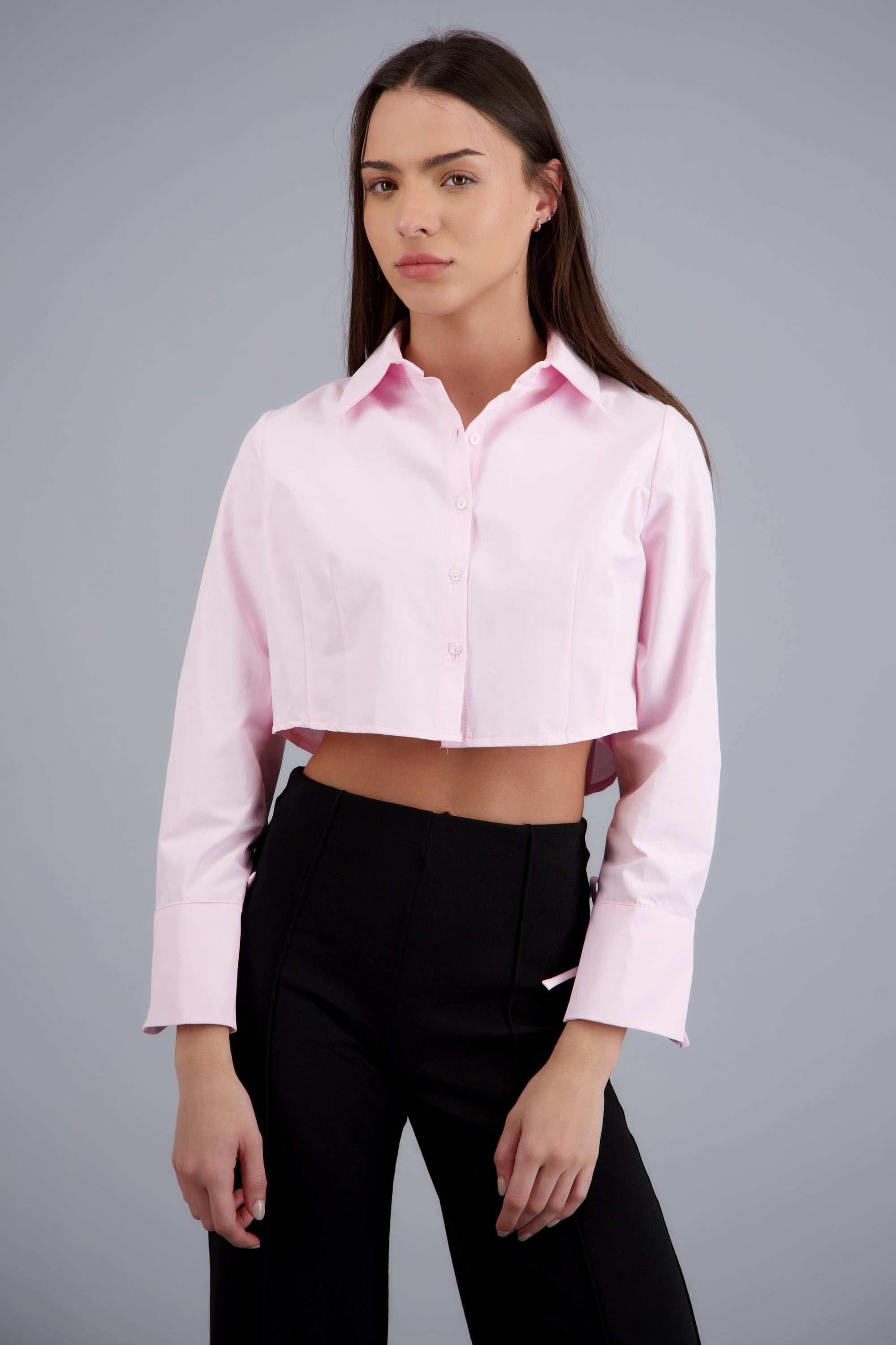 Camisa crop manga larga detalle pinzas ROSA PASTEL