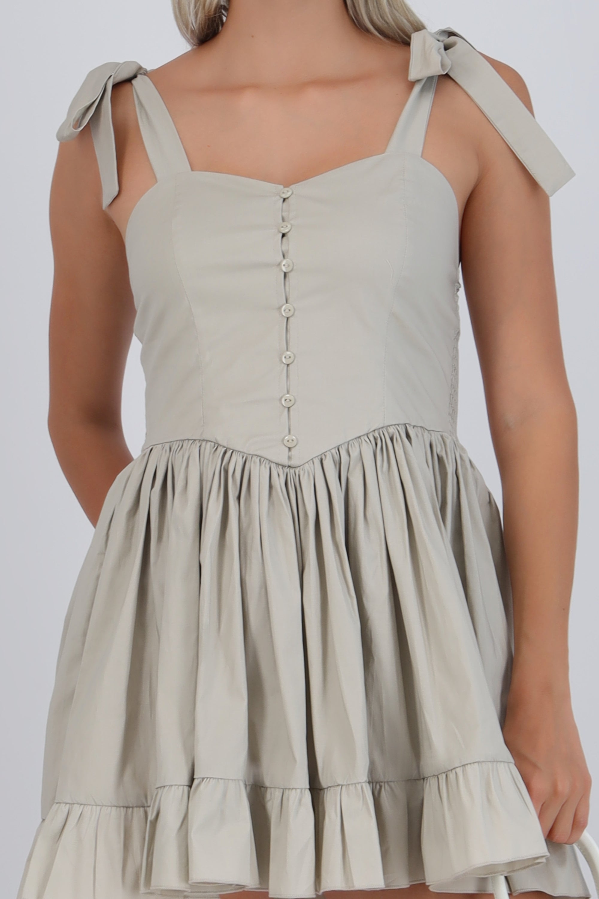 Vestido mini detalle botones