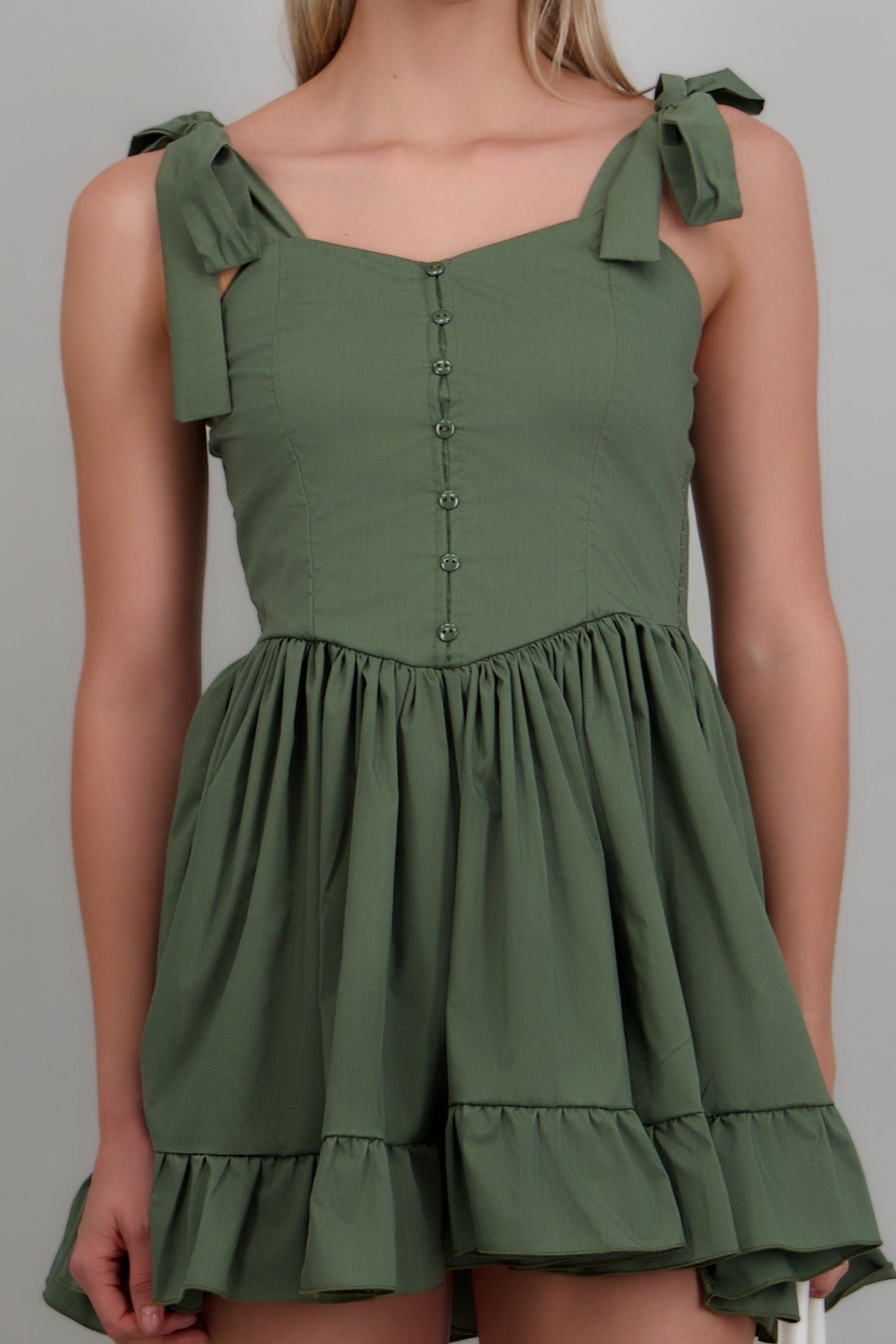Vestido mini detalle botones OLIVO