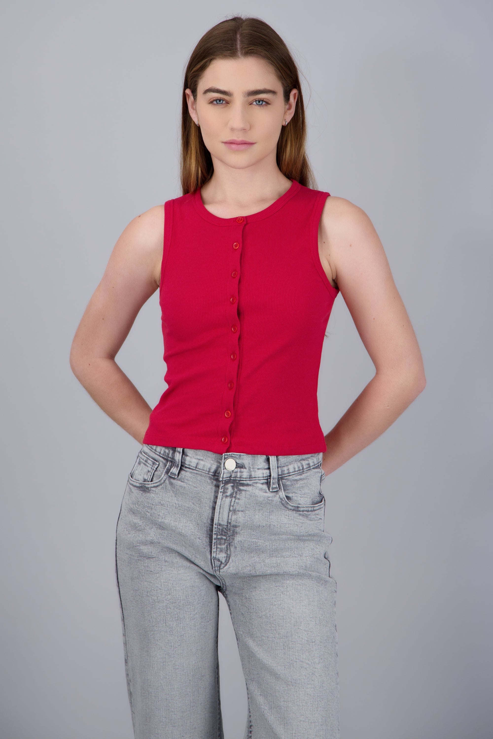 Top rib sin mangas detalle botones ROJO