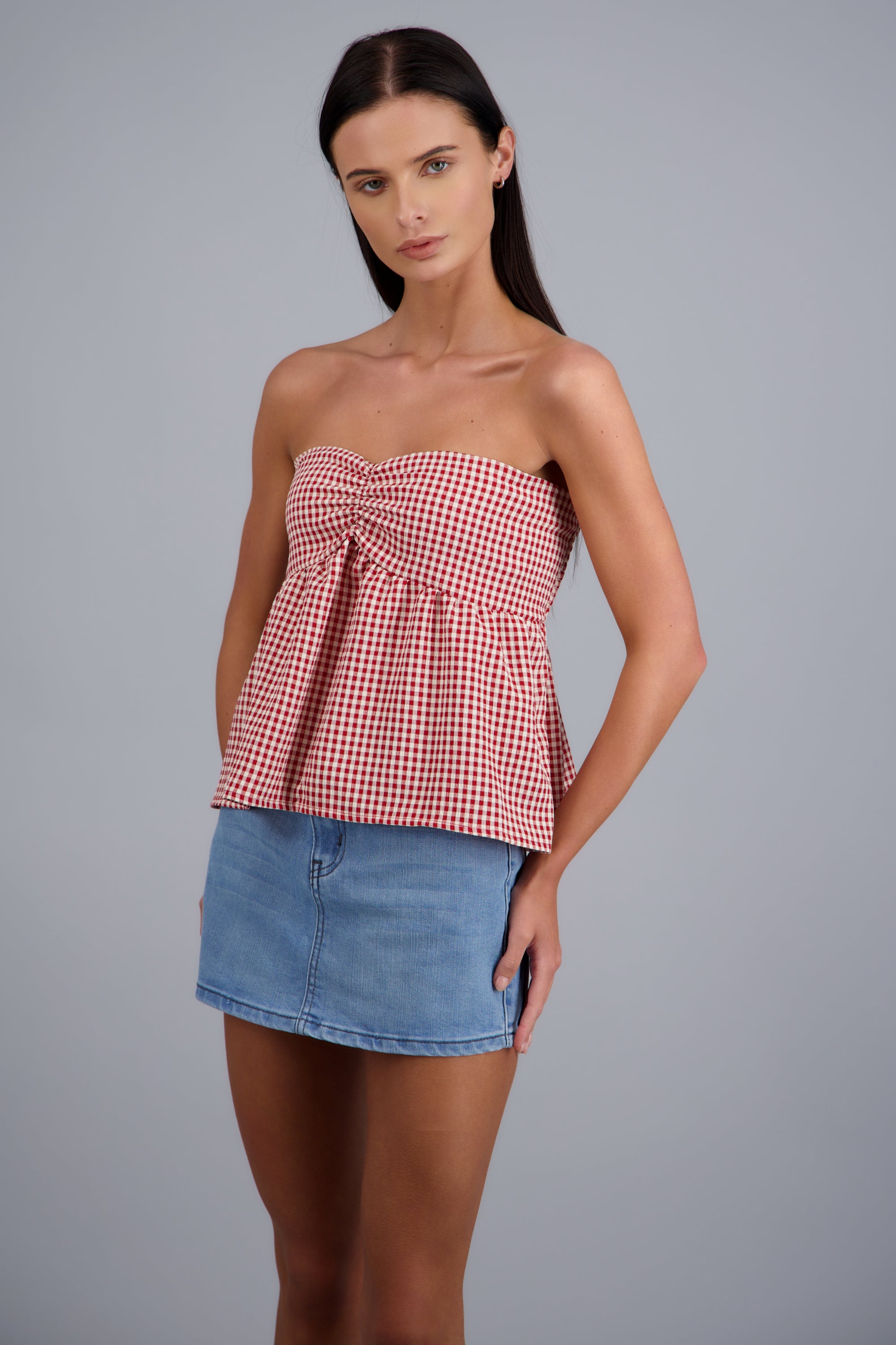 Blusa strapples estampado ginham ROJO COMBO