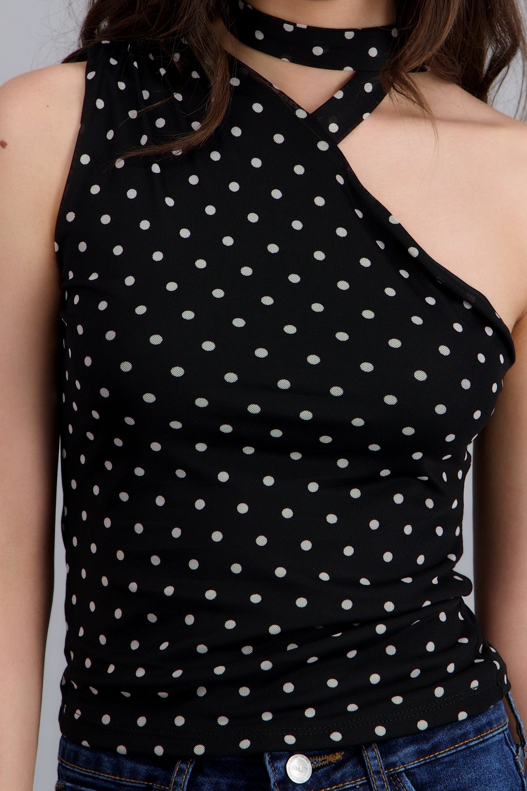 Top asimetrico polka dots NEGRO COMBO