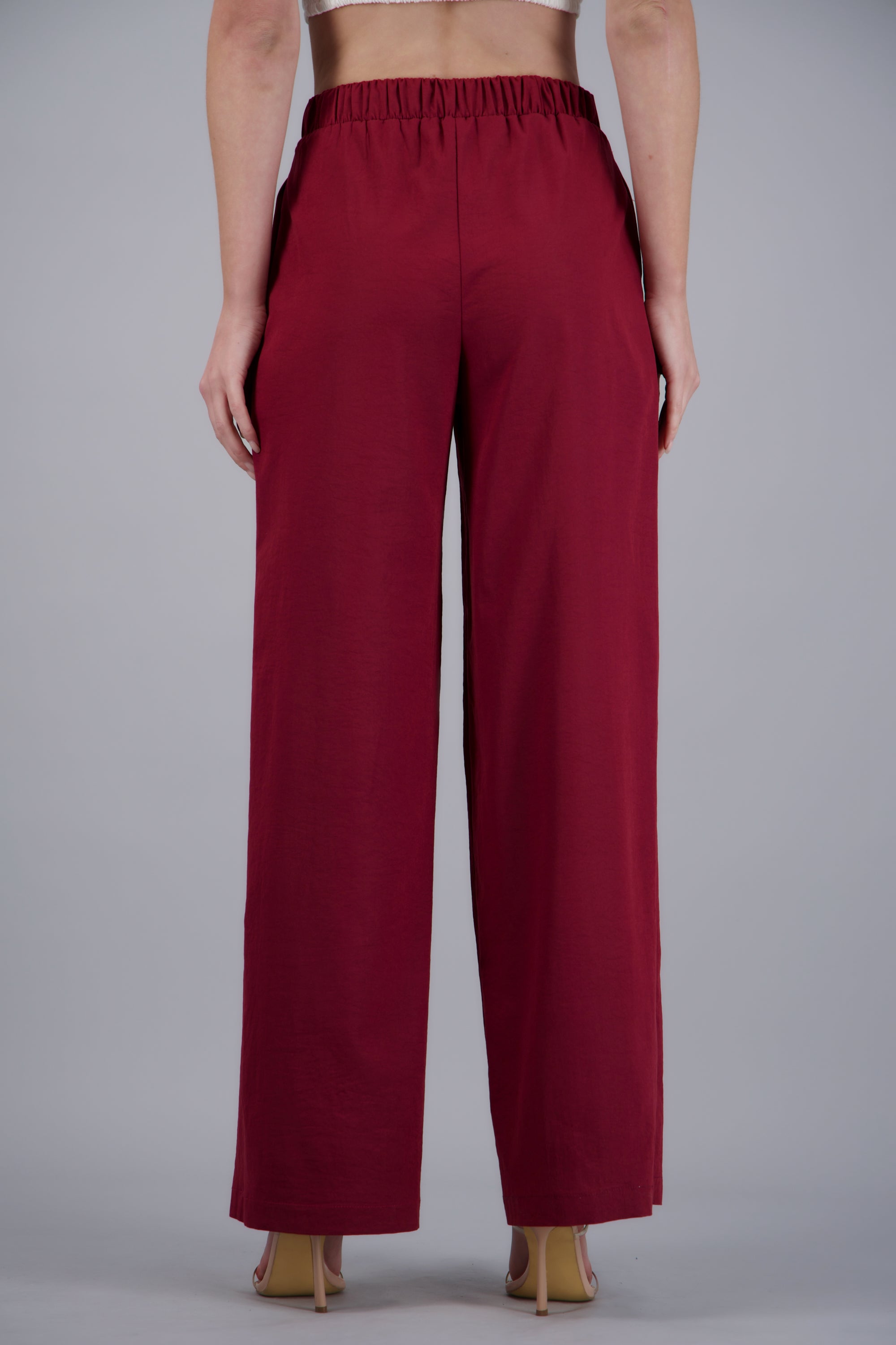 Pantalón pinzas detalle cinturón VINO