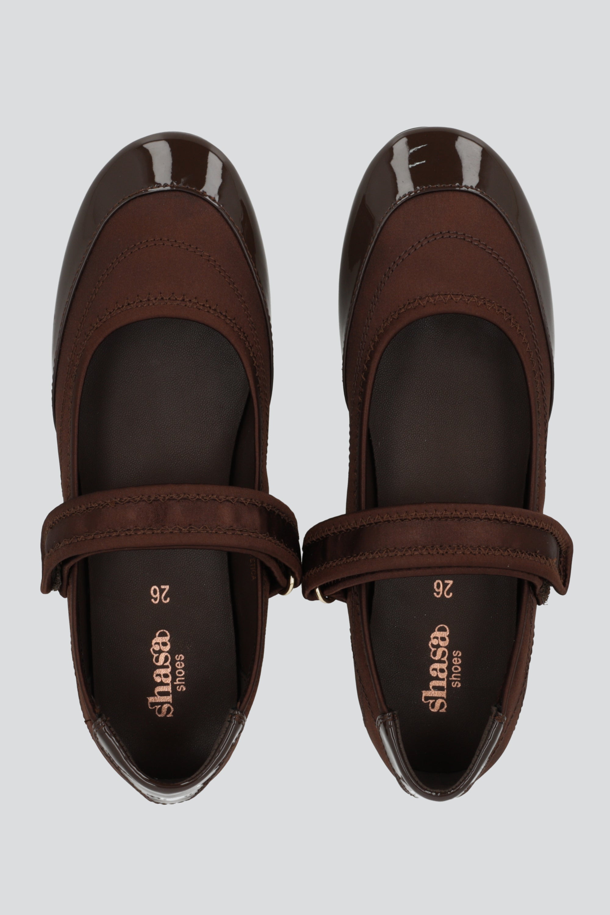 Tenis flat contraste satin y charol CAFE