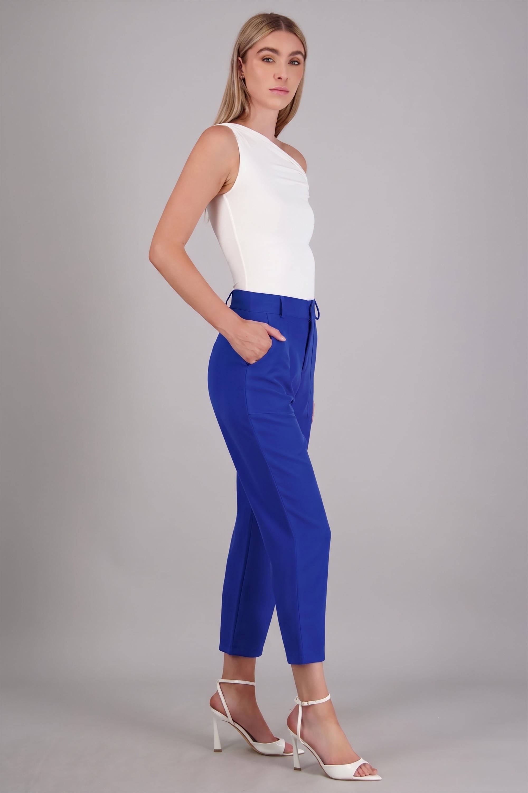 Pantalón Cintura Alta Capri Bolsas AZUL REY