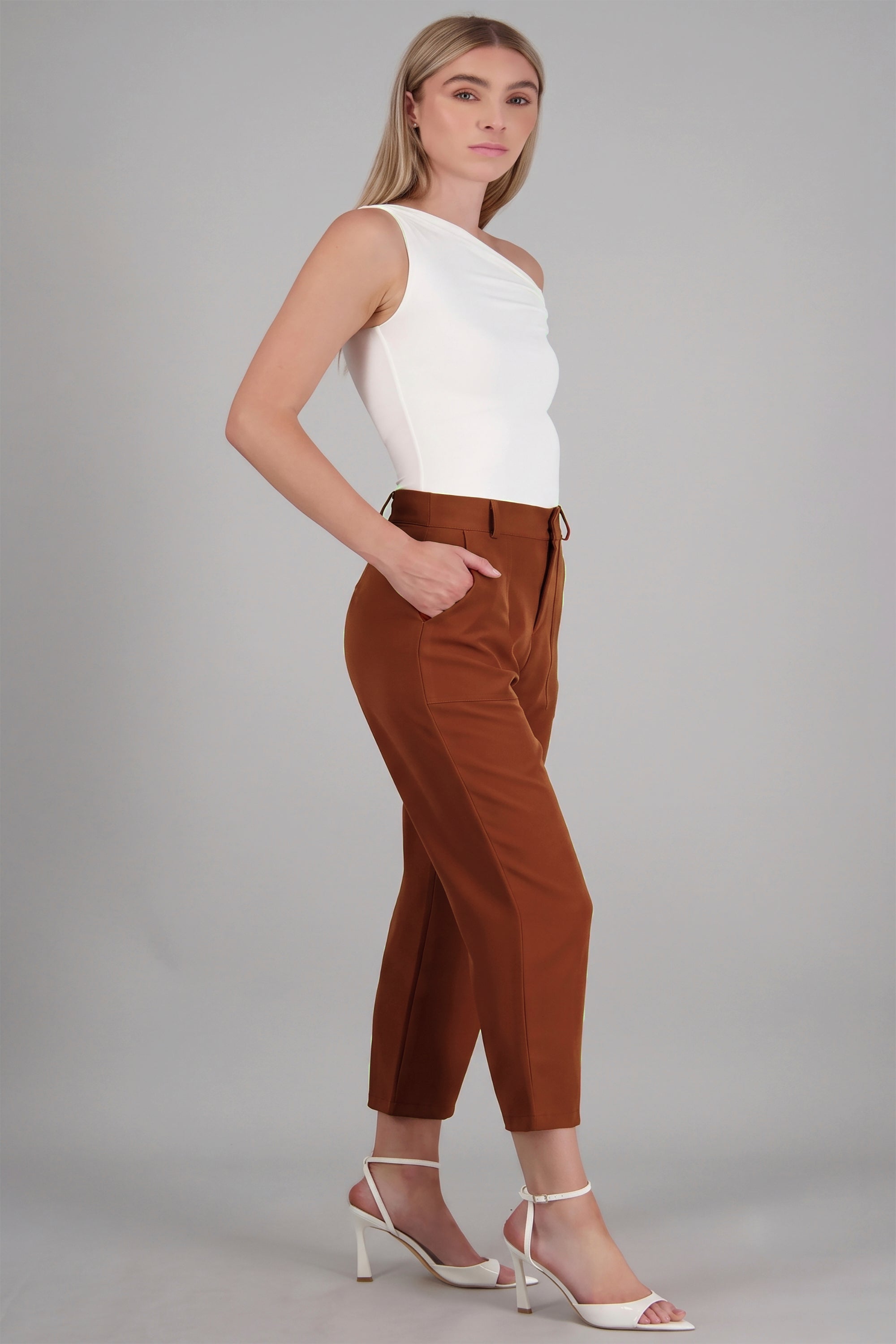 Pantalón Cintura Alta Capri Bolsas COBRE