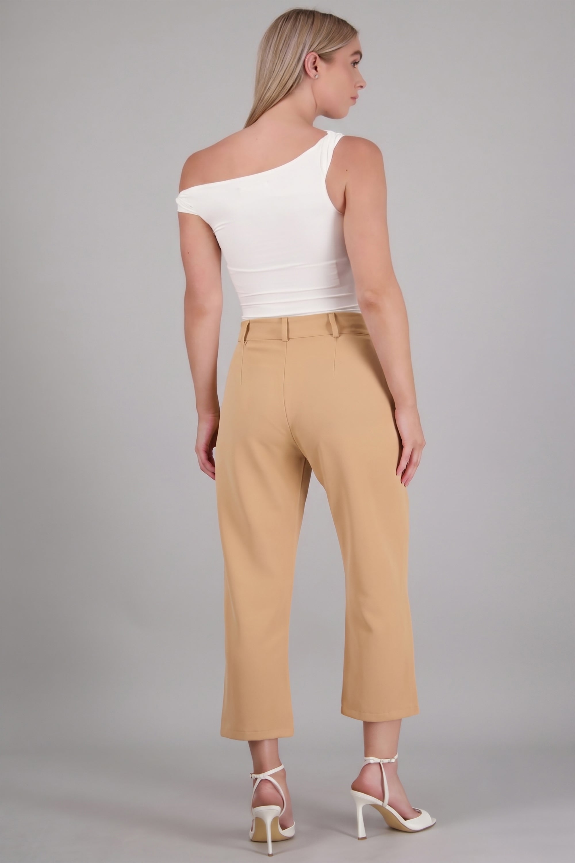 Pantalón Cintura Alta Capri Bolsas TAUPE