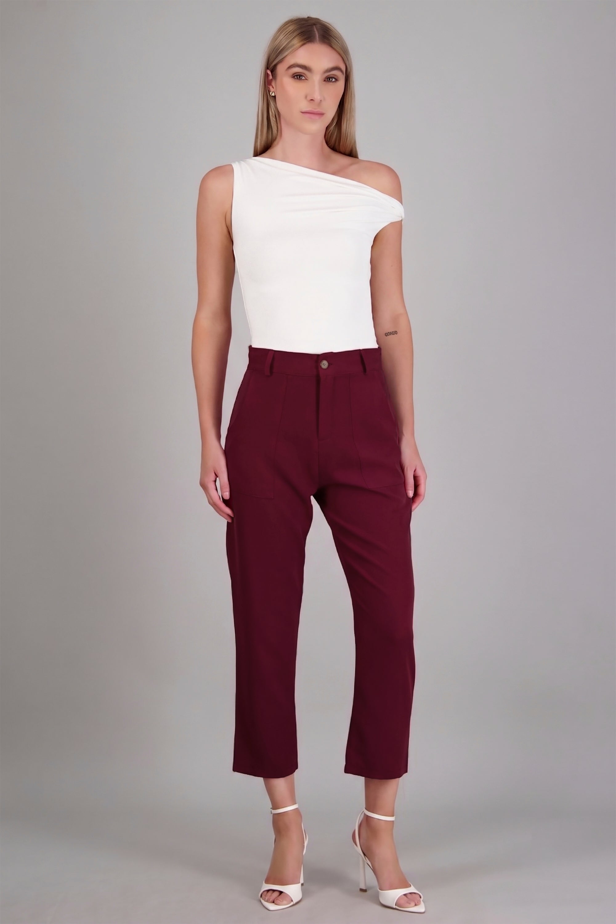 Pantalón Cintura Alta Capri Bolsas VINO