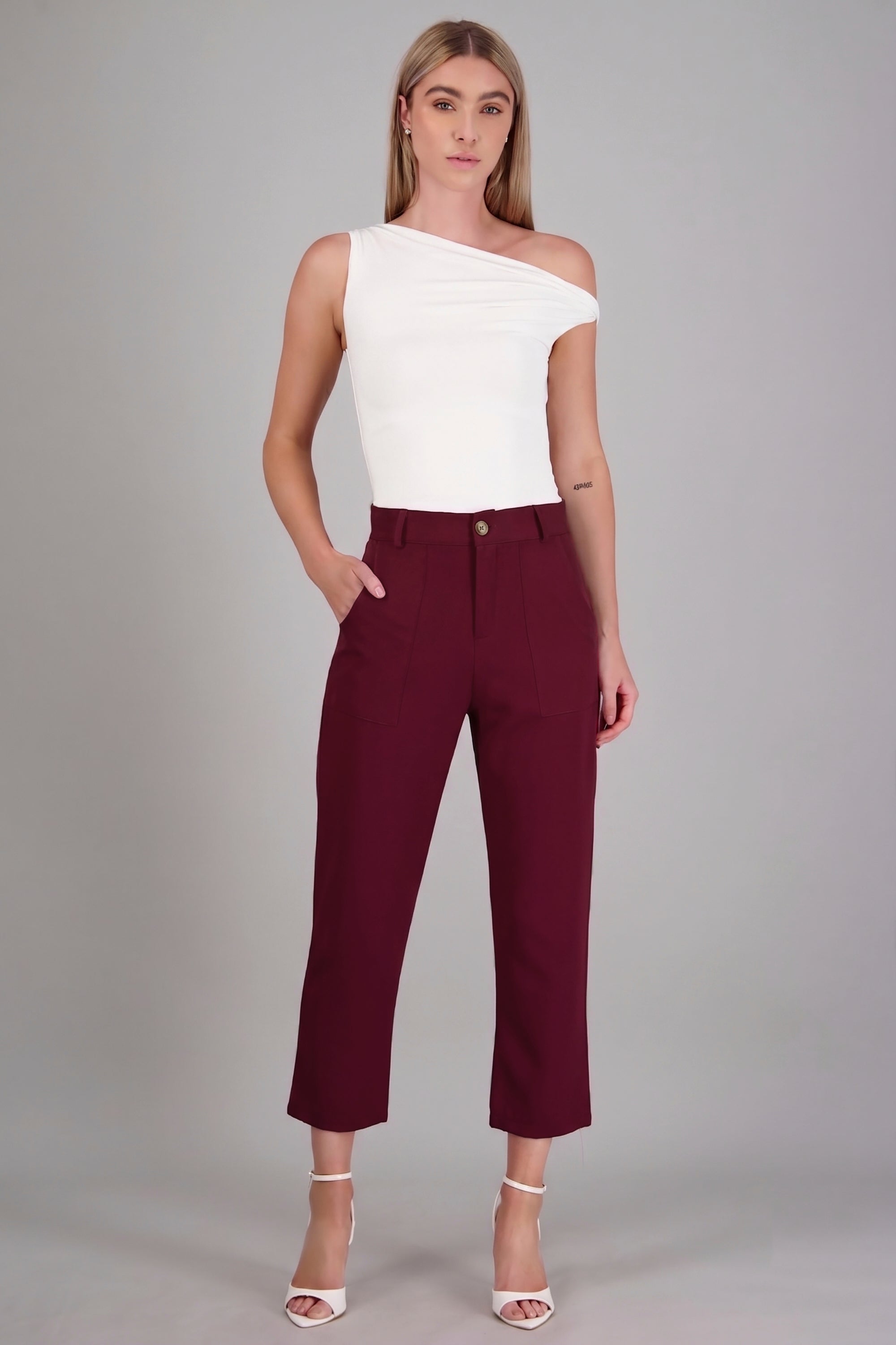 Pantalón Cintura Alta Capri Bolsas VINO