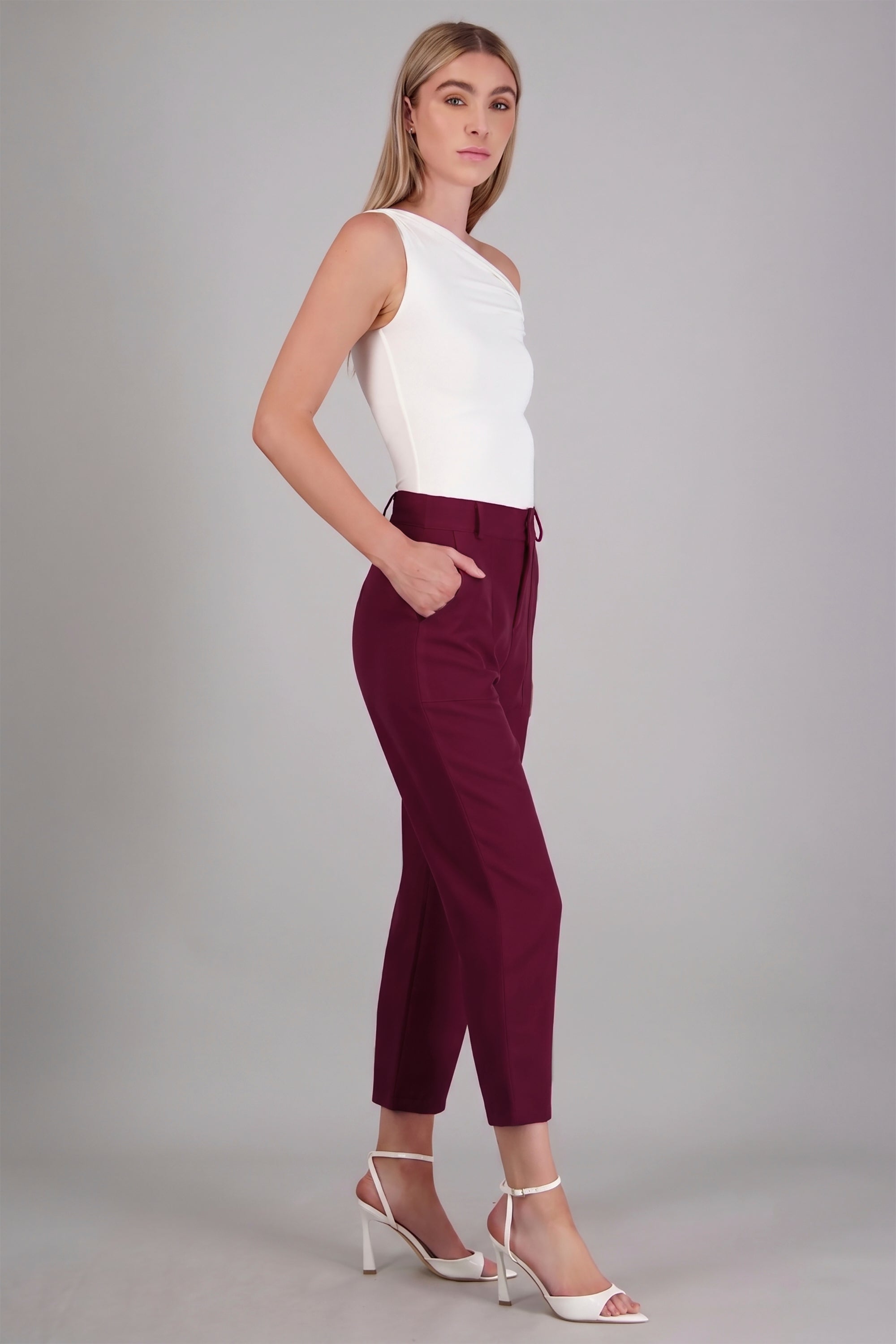 Pantalón Cintura Alta Capri Bolsas VINO