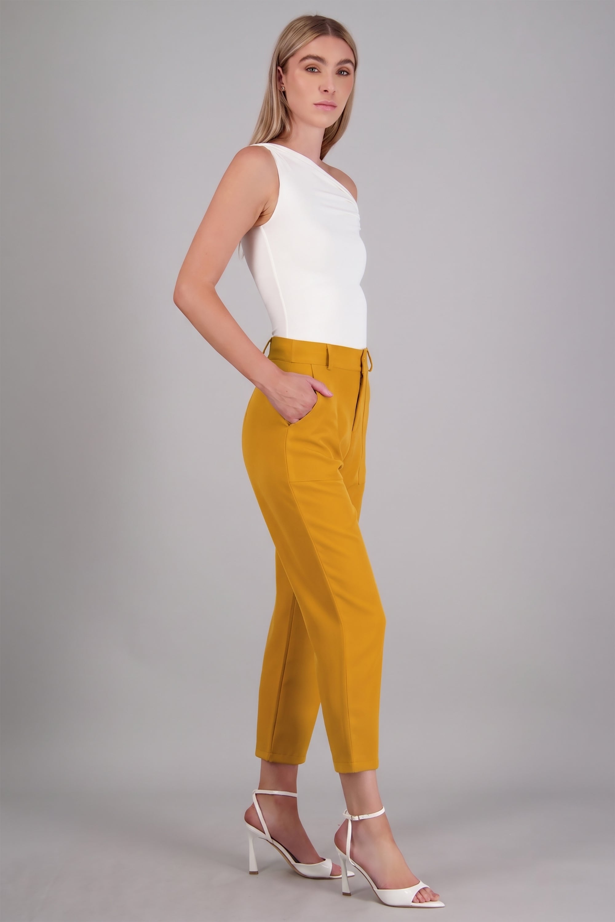 Pantalón Cintura Alta Capri Bolsas MOSTAZA OBSCURO