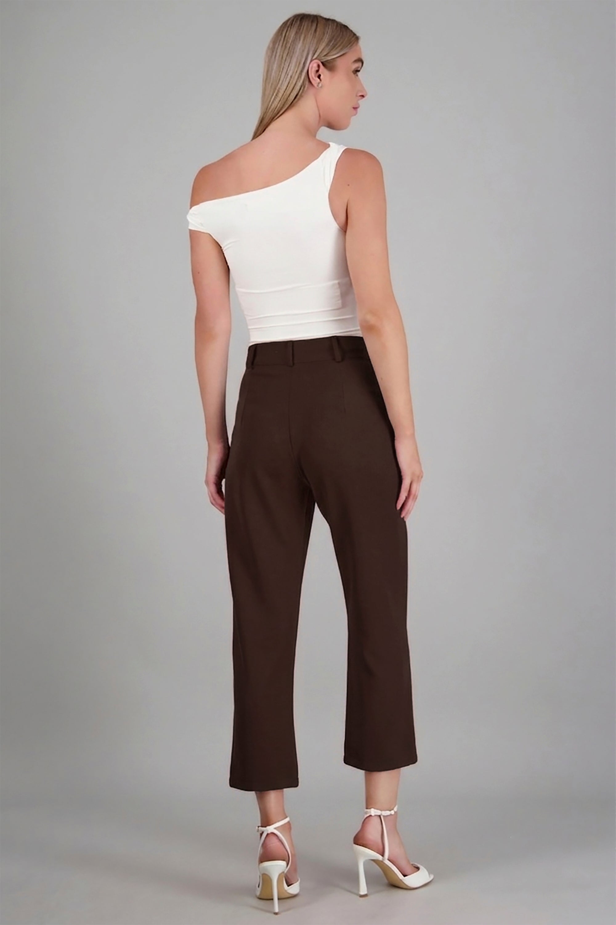 Pantalón Cintura Alta Capri Bolsas CAFE OBSCURO