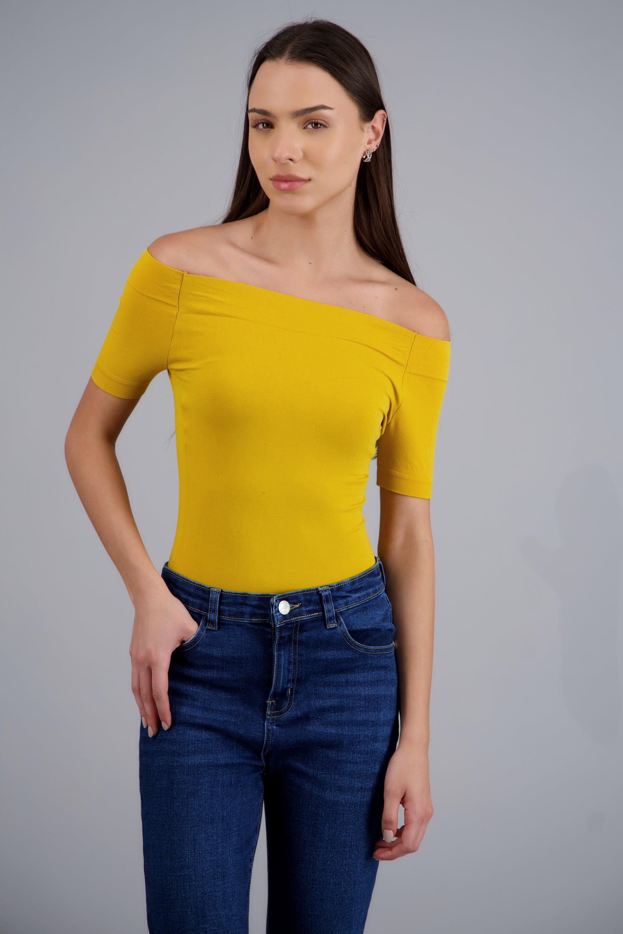 Bodysuit Liso Hombros Descubiertos MOSTAZA