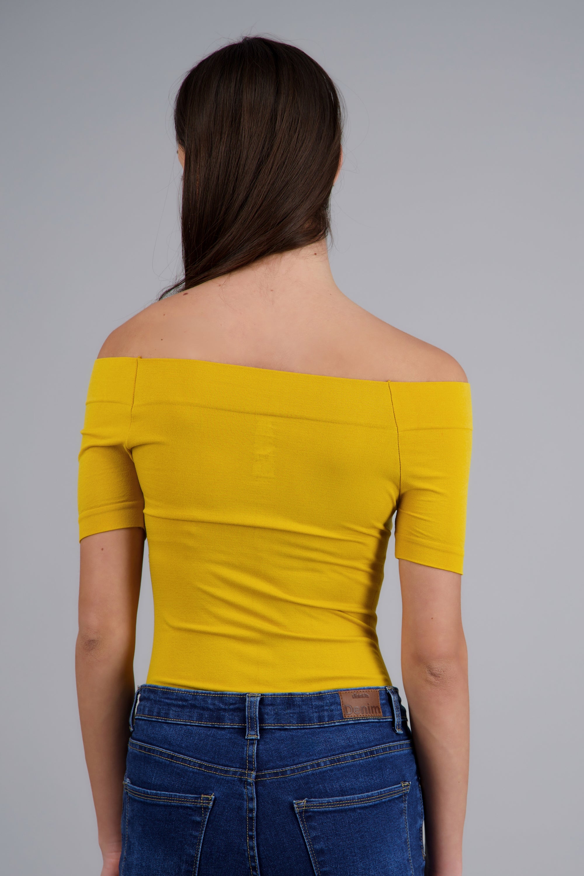 Bodysuit Liso Hombros Descubiertos MOSTAZA