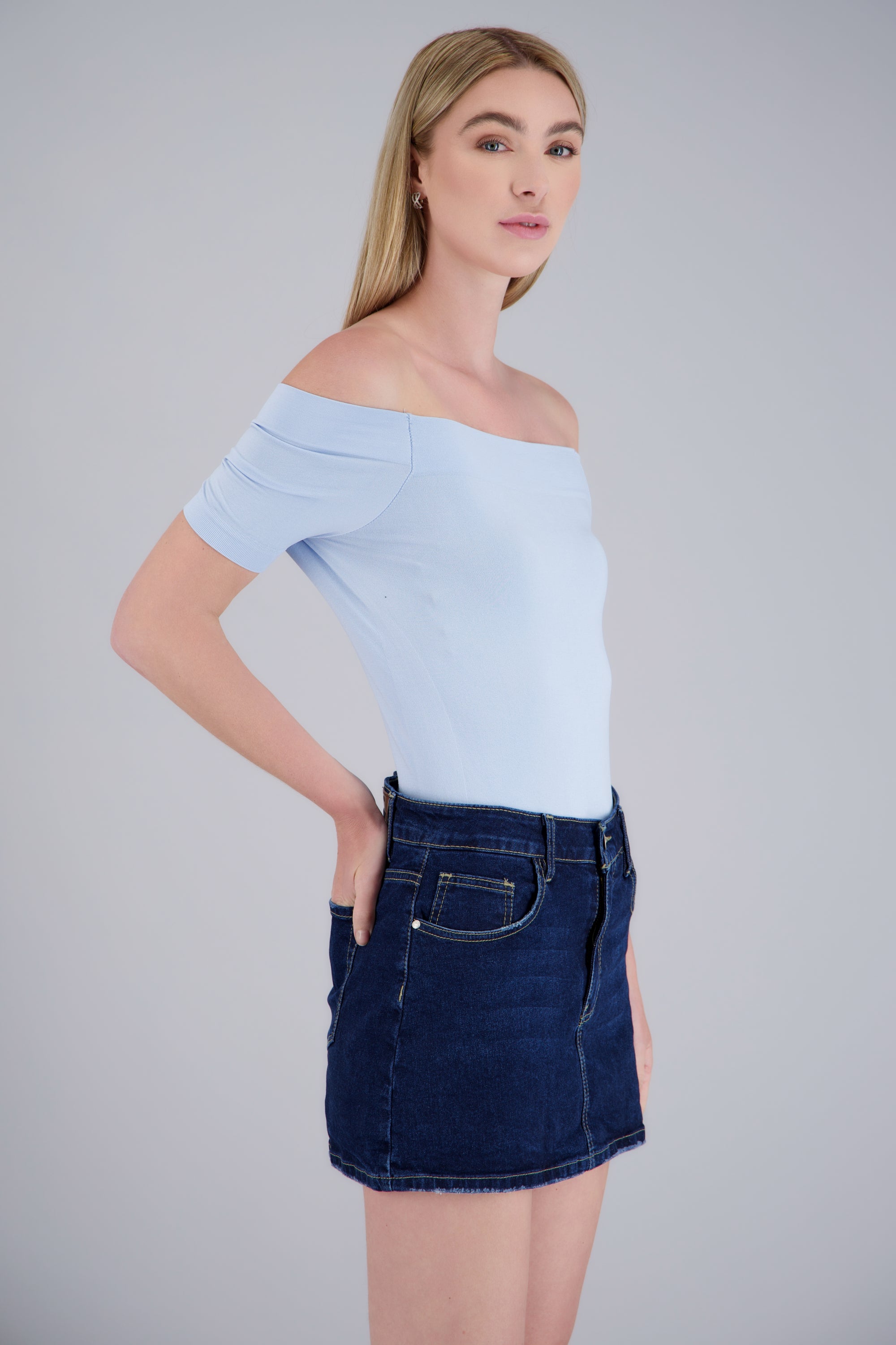 Bodysuit Liso Hombros Descubiertos AZUL PASTEL