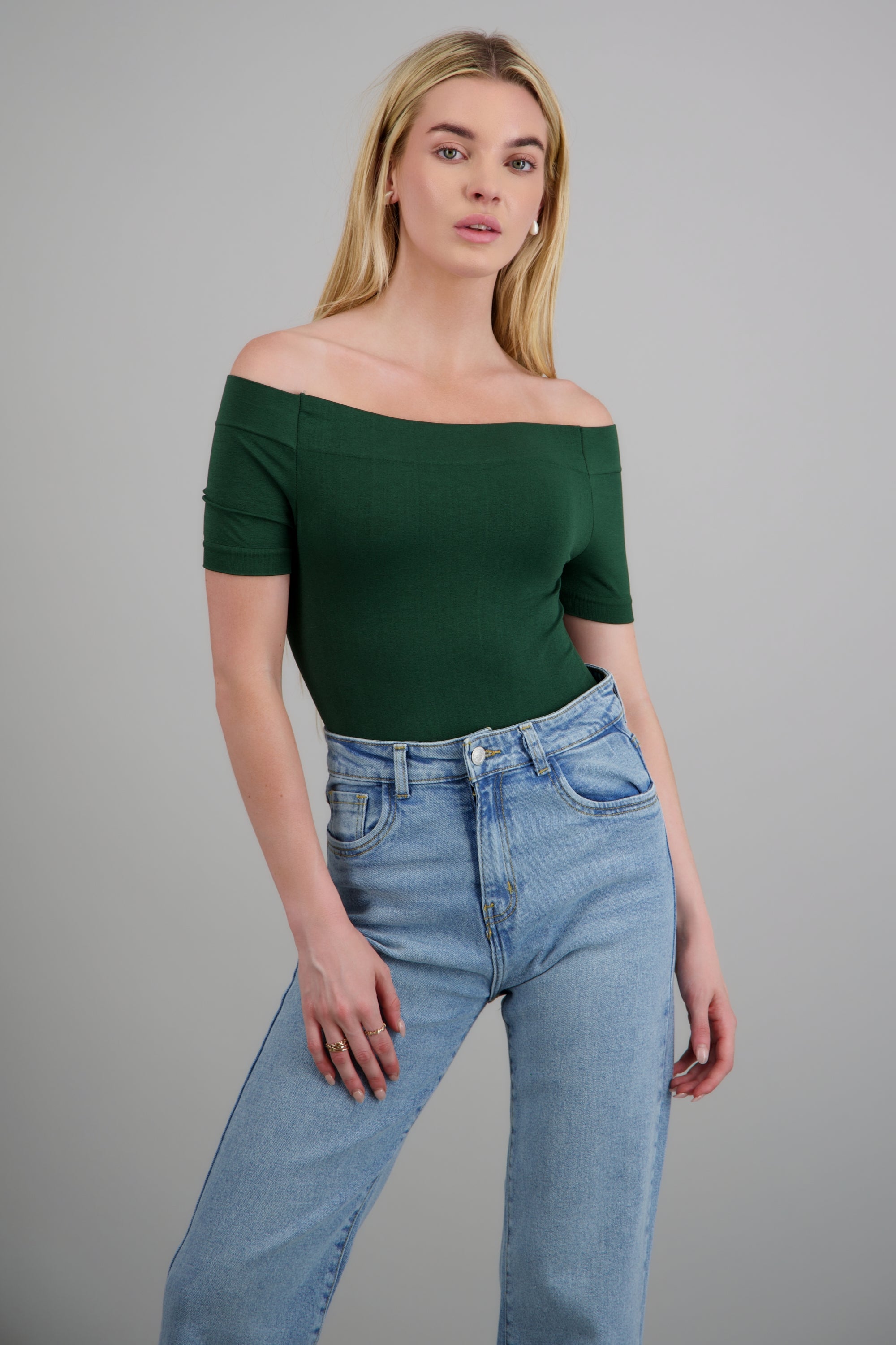Bodysuit Liso Hombros Descubiertos VERDE CAZADOR