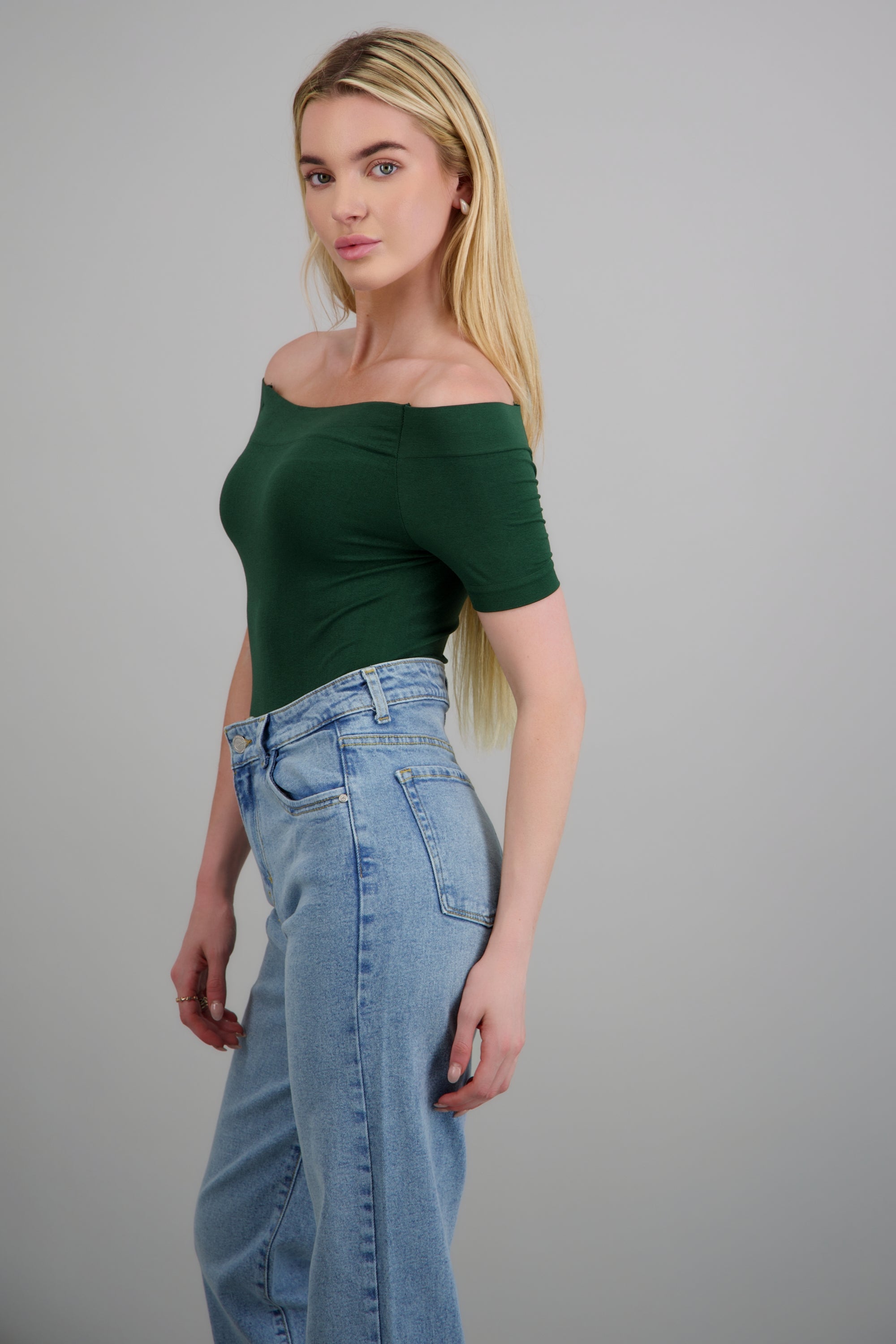 Bodysuit Liso Hombros Descubiertos VERDE CAZADOR