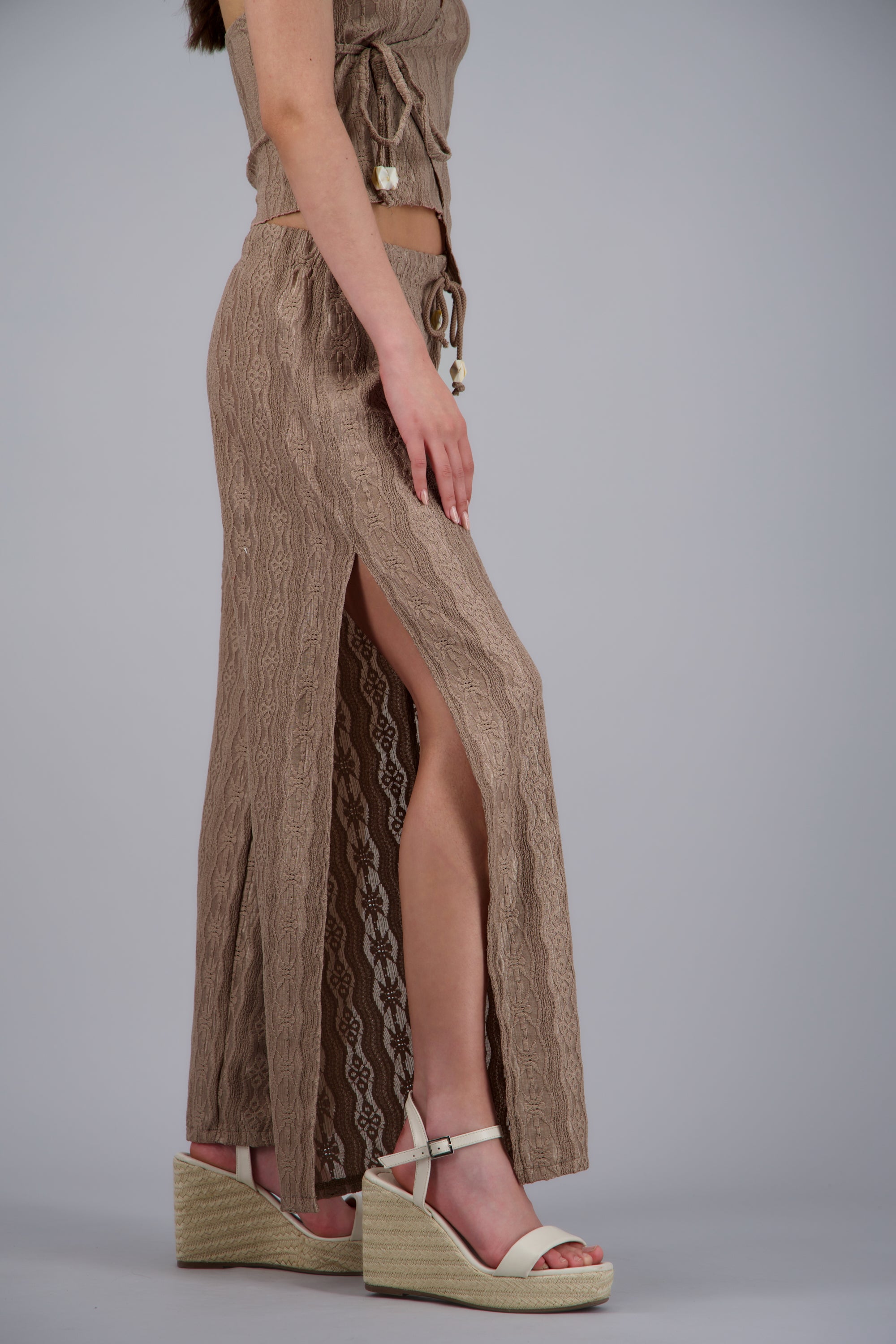 Pantalon textura cuenta jaretas GREIGE