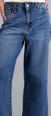 MEDIUM WASH