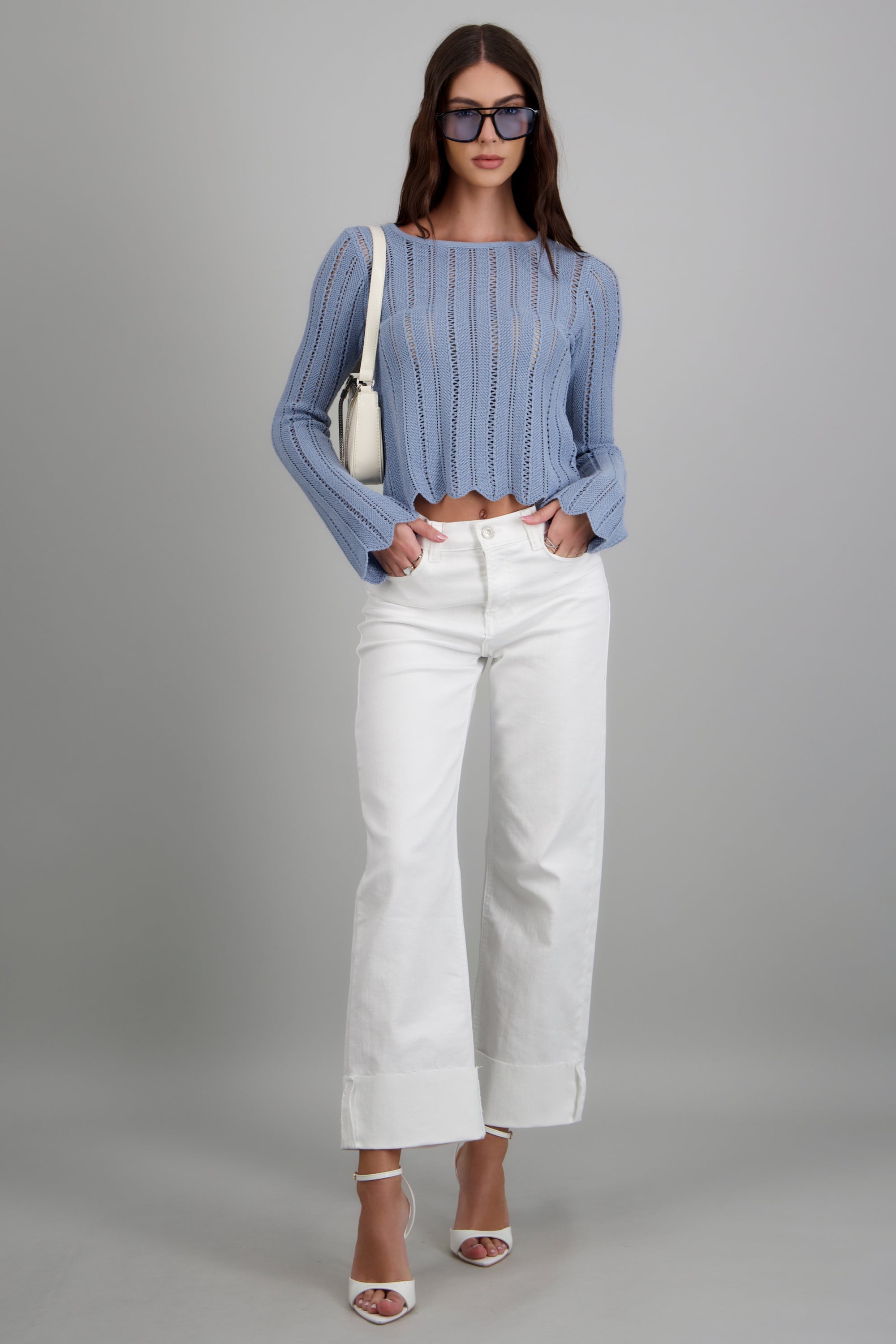 Sueter calado ligero detalle borde AZUL PASTEL