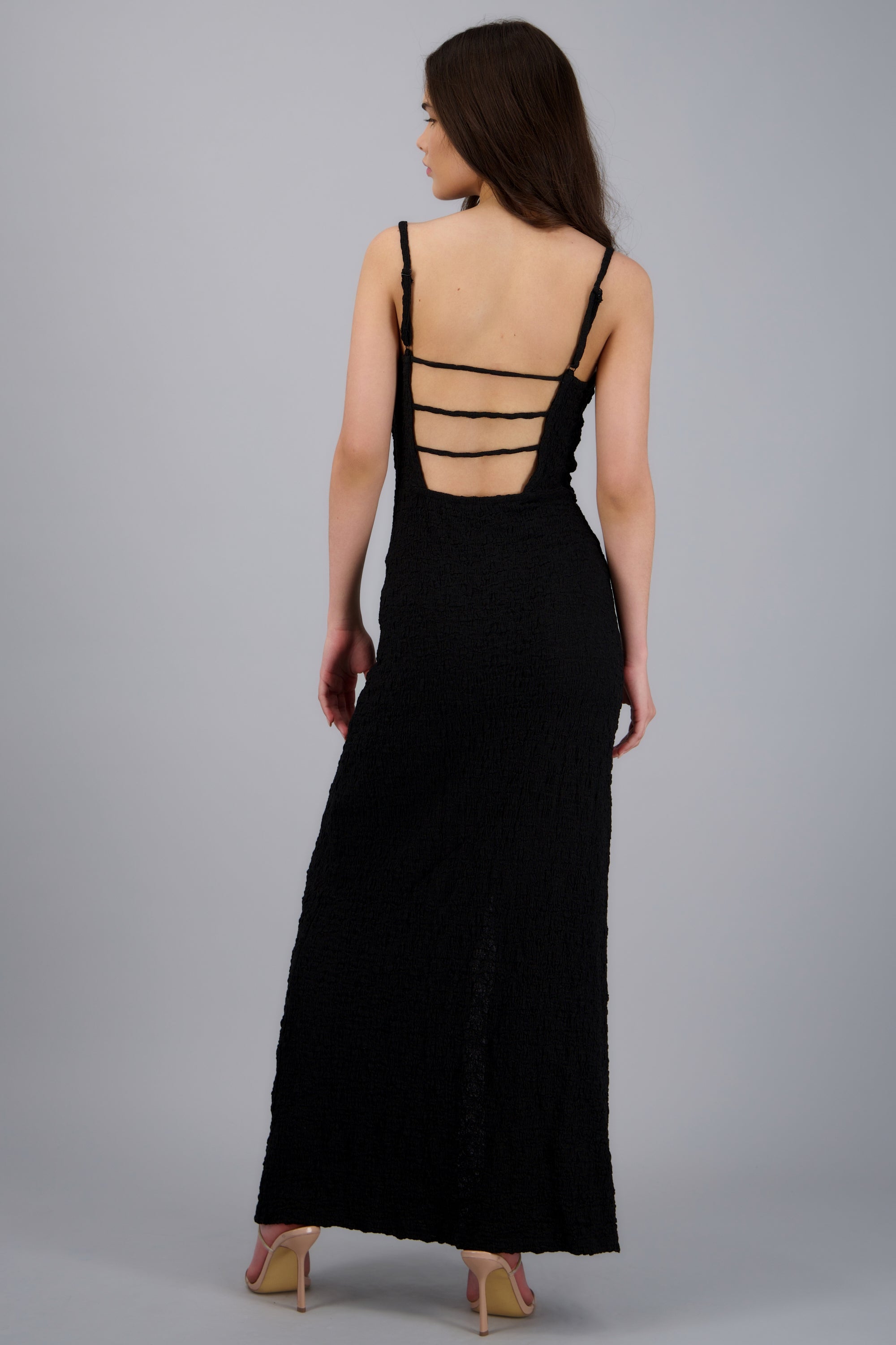 Vestido maxi textura detalle espalda NEGRO